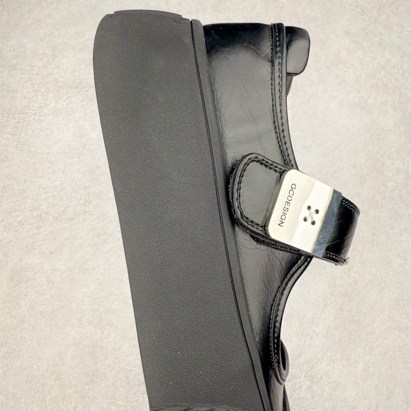 图片[6]-新晋潮流鞋靴品牌GGCC夏季新款 4.5cm厚底【银河微光】陈都灵同款 GG-CC厚底芭蕾舞 法式玛丽珍单鞋 夏季踏青舒适度和少女感我都要 金属方扣实属摩登小心机 舒适!百搭性!摩登圆润饱满楦头! 纹裂金属牛皮!柔韧有型!光泽雅致 羊皮革垫脚!亲肤细腻!透气舒爽! 优化比例!视觉增高! 橡胶大底止滑耐磨步稳回弹! 给#女生的宝藏休闲鞋 货号：G25U4817 尺码：35 36 37 38 39 40-选品中心