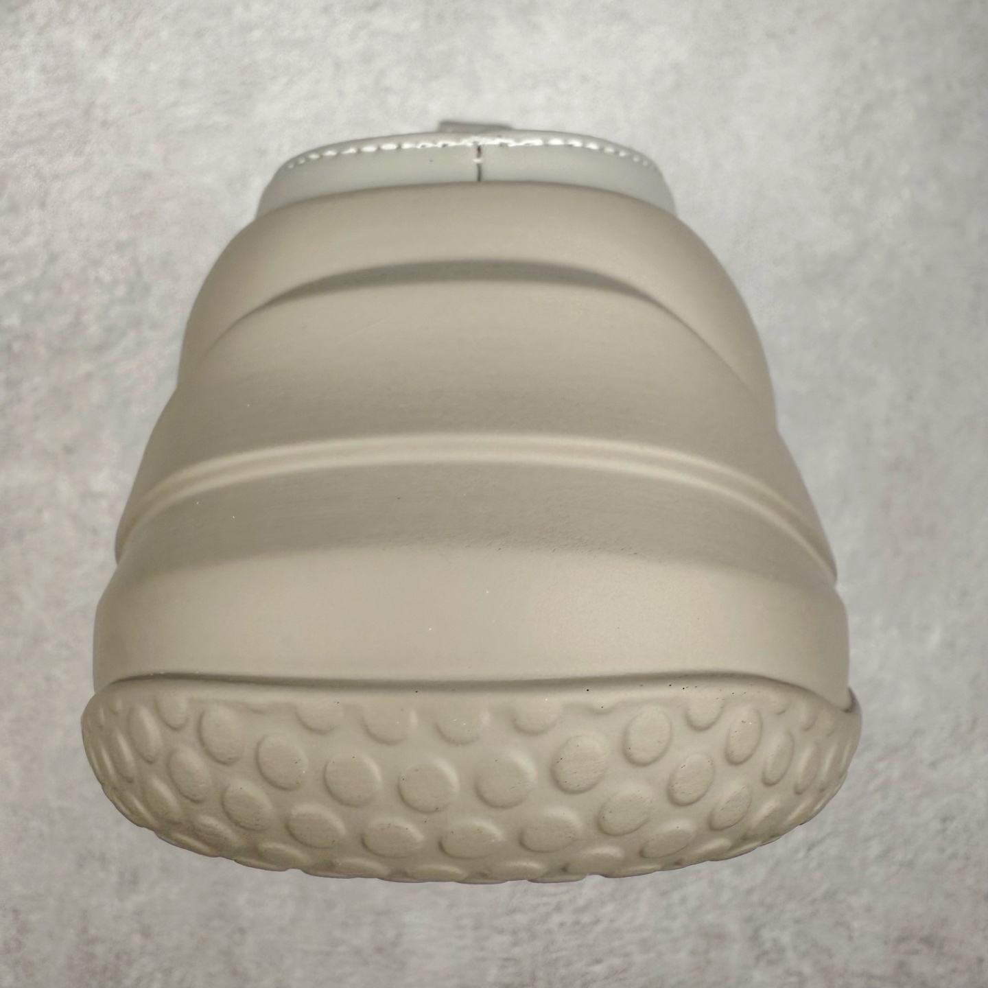 图片[8]-GG-CC 7.5CM 2025年夏季新款 时尚厚底洞洞拖鞋女通勤沙滩凉拖 MAX广东大厂出品‼ 品质推荐 春夏必备的一脚蹬包头洞洞拖鞋 厚底增高 拖拖的少女乐 秒变大长脚视感 百变穿搭 灵动闪闪的五金水钻点缀 简约大方 而不失高奢感 货号：G25S1502 尺码：35 36 37 38 39 40-选品中心