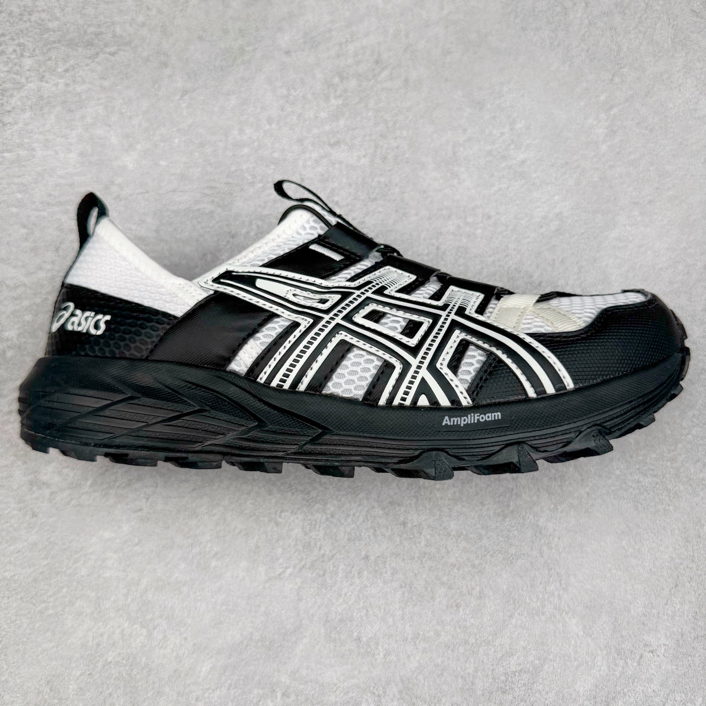 Asics Gel-Sonoma TR 亚瑟士舒适百搭减震防滑耐磨低帮生活休闲鞋 ASICS（亚瑟士）是日本实业家鬼冢喜八郎创立的跑鞋运动品牌，名字想法源自著名的拉丁谚语“AnimaSana In Corpore Sano”，意为“健全的精神寓于强健的体魄”。正如其名字的含义，ASICS亚瑟士一直坚信保持身体的健康与活力是打造健康快乐的生活方式的最佳途径。亚瑟士的跑鞋、篮球鞋等系列集专业与美貌于一身，拥有极高的热度。2016年，ASICS在“2016年日本最佳全球品牌”排行榜名列第17名。尺码：36 37 37.5 38 39 39.5 40 40.5 41.5 42 42.5 43.5 44 45-选品中心