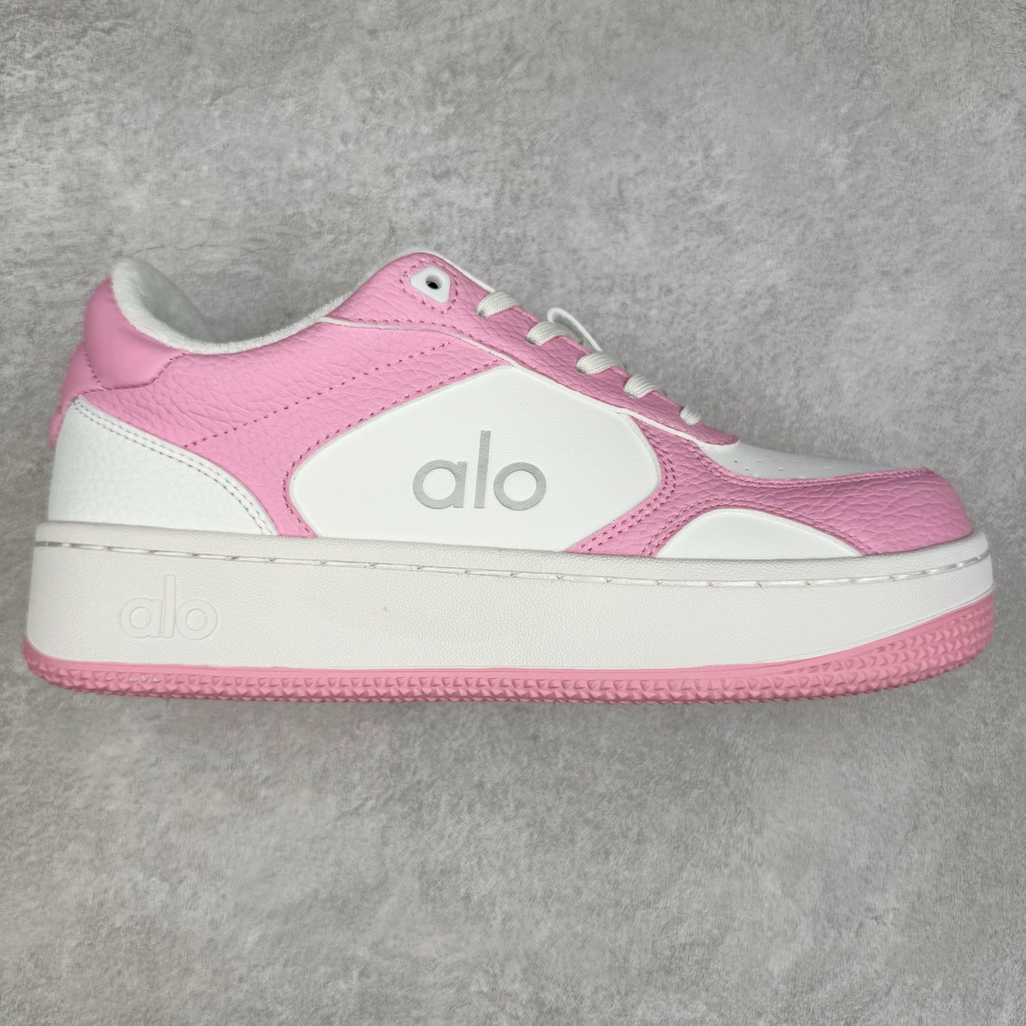 #纯原 Alo yoga Alo Recovery Mode 舒适百搭防滑耐磨低帮板鞋 易梦玲 Jisoo智秀等多位明星同款上脚主打各大平台外贸主推大厂采购原材料多处细节一步到位生产细节 一款随意搭配的都好看的鞋子alo采用增高4cm 春夏秋冬四季款舒适简约板鞋 TPU防滑耐磨鞋底 尺码:36 36.5 37 37.5 38 38.5 39 40 41 41.5 42 42.5 43 44 45-选品中心