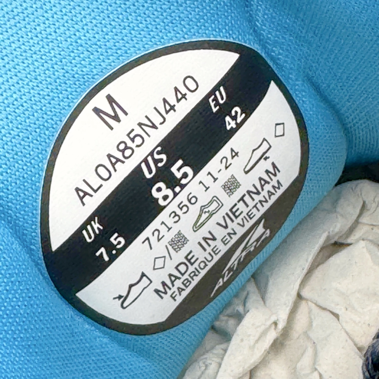 图片[11]-＃纯原 Altra OLYMPUS 6 奥创奥林匹斯六代舒适百搭防滑耐磨低帮户外跑步鞋 2009年，长跑精英运动员Golden Harper在美国犹他州创立了“Altra Footwear”，跑鞋特点是采用舒适的FootShape™M（很适鞋楦）设计和独特的BalancedCushioning™（平衡缓冲）技术，帮助遭受伤病困扰的跑者回归跑步，从而迅速积累起良好的口碑。2011年品牌迅速发展，屡获大奖。2015年开始不仅占据全美跑鞋前十，足迹更是遍布全球。2016年Altra正式进入中国市场，凭借独特的品牌风格以及出色的性能表现，三年来获得越来越多普通跑者的喜爱。销售业绩增长迅速，成为中国越野跑市场占有量前三的跑鞋品牌。实拍调校N版已经零色差零失真 百分百还原实物色彩所见即所得 不存在货不对板色差等低级问题 选购参考实物拍摄 不混卖不参货 只用心做好货严格选品 承诺混一赔十 尺码：39 40 40.5 41 42 42.5 43 44 44.5 45-选品中心