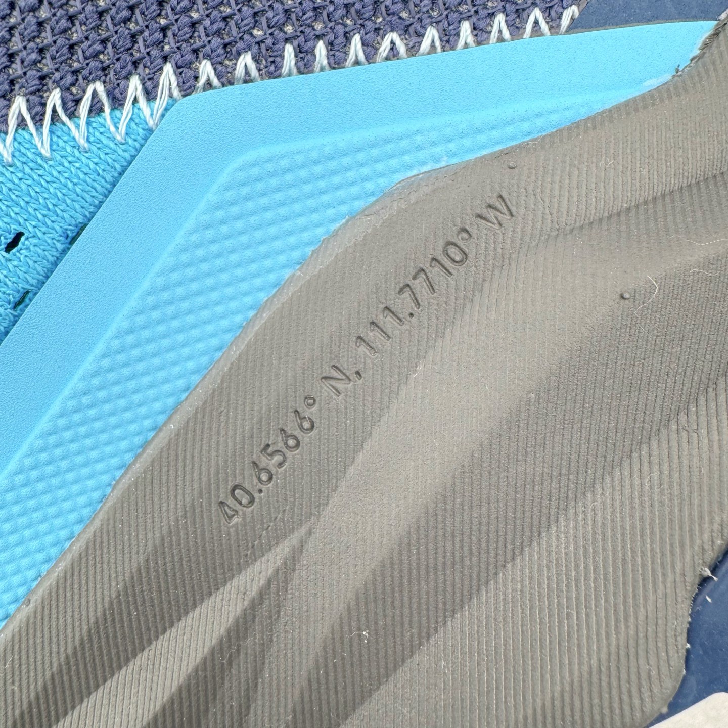 图片[15]-＃纯原 Altra OLYMPUS 6 奥创奥林匹斯六代舒适百搭防滑耐磨低帮户外跑步鞋 2009年，长跑精英运动员Golden Harper在美国犹他州创立了“Altra Footwear”，跑鞋特点是采用舒适的FootShape™M（很适鞋楦）设计和独特的BalancedCushioning™（平衡缓冲）技术，帮助遭受伤病困扰的跑者回归跑步，从而迅速积累起良好的口碑。2011年品牌迅速发展，屡获大奖。2015年开始不仅占据全美跑鞋前十，足迹更是遍布全球。2016年Altra正式进入中国市场，凭借独特的品牌风格以及出色的性能表现，三年来获得越来越多普通跑者的喜爱。销售业绩增长迅速，成为中国越野跑市场占有量前三的跑鞋品牌。实拍调校N版已经零色差零失真 百分百还原实物色彩所见即所得 不存在货不对板色差等低级问题 选购参考实物拍摄 不混卖不参货 只用心做好货严格选品 承诺混一赔十 尺码：39 40 40.5 41 42 42.5 43 44 44.5 45-选品中心