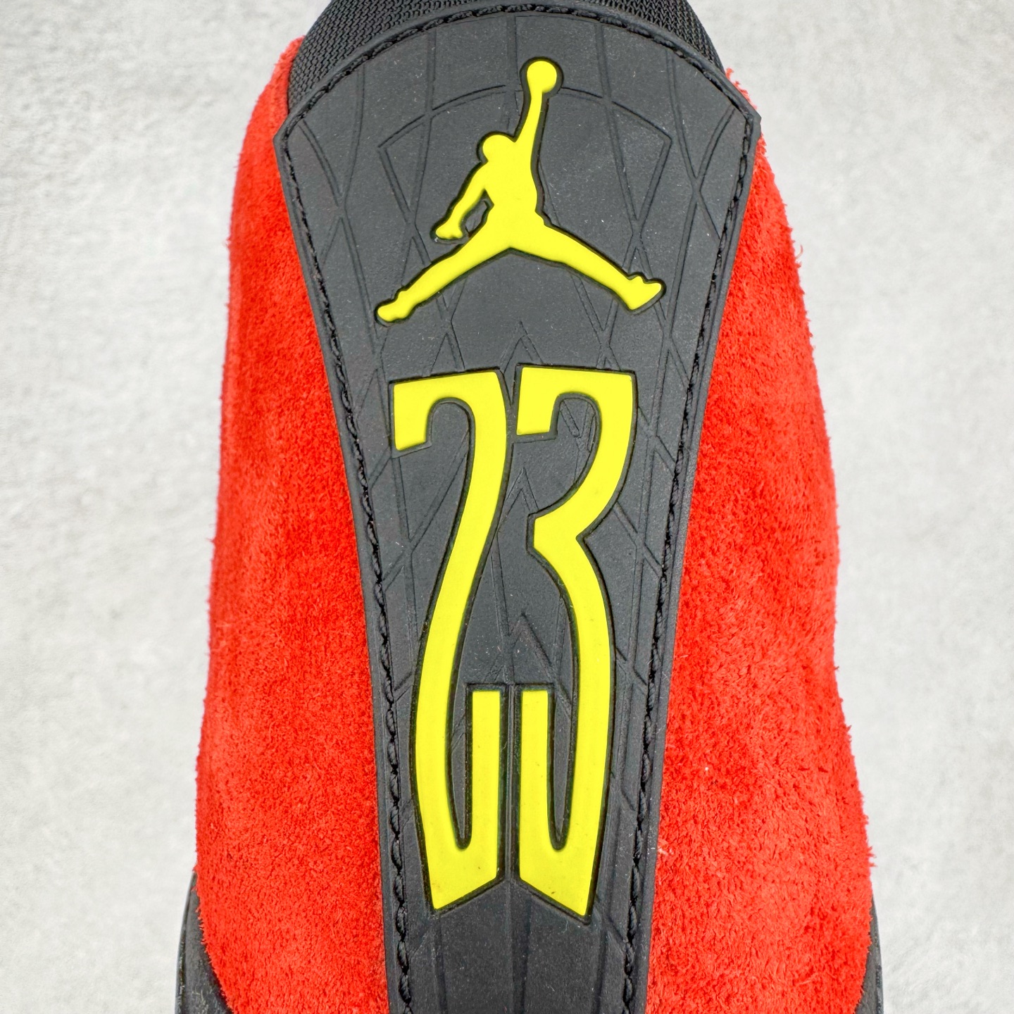 图片[10]-＃Kw纯原 Air Jordan AJ14 红色 IF5015-600 外贸特供批次 原楦原档案数据开模打造 原厂中底拉帮钢印 原盒原配 以法拉利 550 Maranello 为设计灵感 类似跑车的全新流线鞋型 鞋头的麂皮与鞋身的荔枝皮相结合 最具代表性的黑红配色 中底内侧开创性的透气孔设计 看起来与跑车的进气口如出一辙 盾牌造型更能让人们直接想到法拉利的 Logo 尺码：40 40.5 41 42 42.5 43 44 44.5 45 46 47.5-选品中心