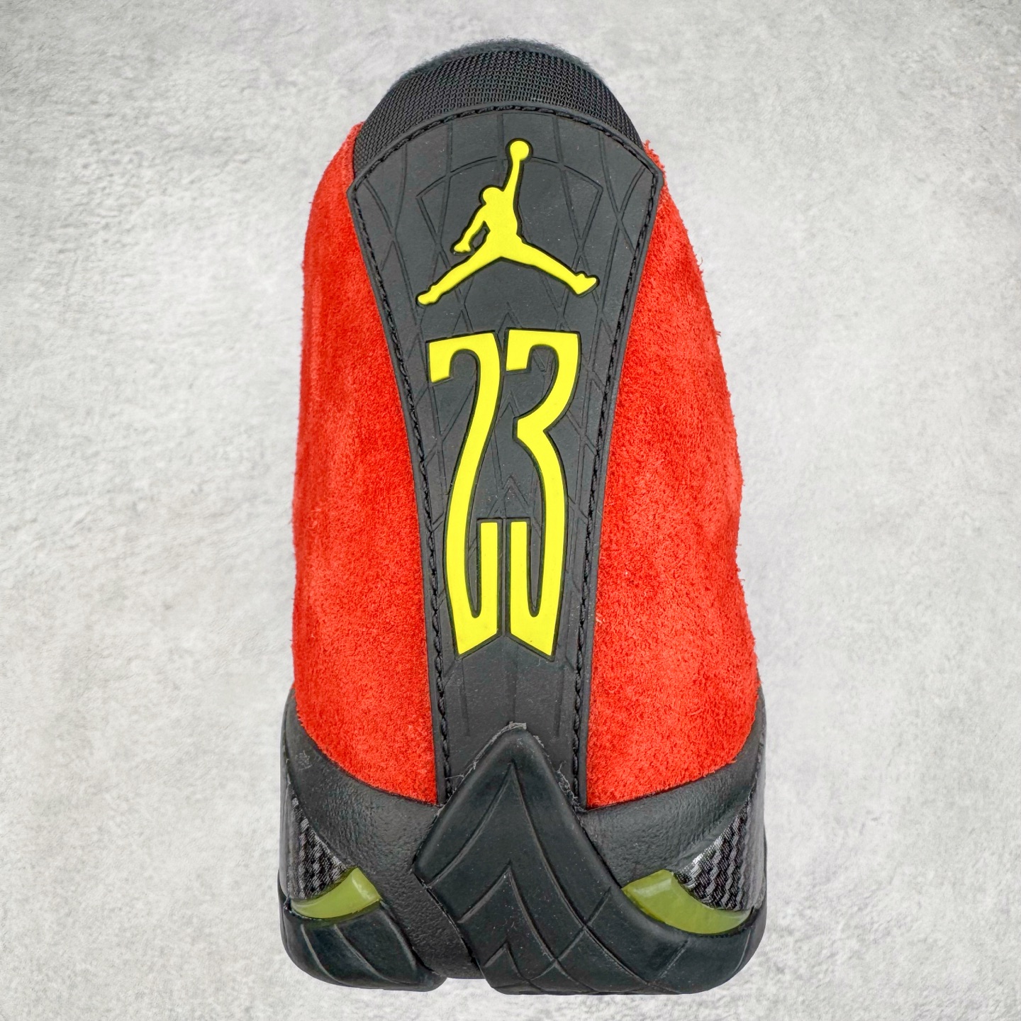 图片[8]-＃Kw纯原 Air Jordan AJ14 红色 IF5015-600 外贸特供批次 原楦原档案数据开模打造 原厂中底拉帮钢印 原盒原配 以法拉利 550 Maranello 为设计灵感 类似跑车的全新流线鞋型 鞋头的麂皮与鞋身的荔枝皮相结合 最具代表性的黑红配色 中底内侧开创性的透气孔设计 看起来与跑车的进气口如出一辙 盾牌造型更能让人们直接想到法拉利的 Logo 尺码：40 40.5 41 42 42.5 43 44 44.5 45 46 47.5-选品中心