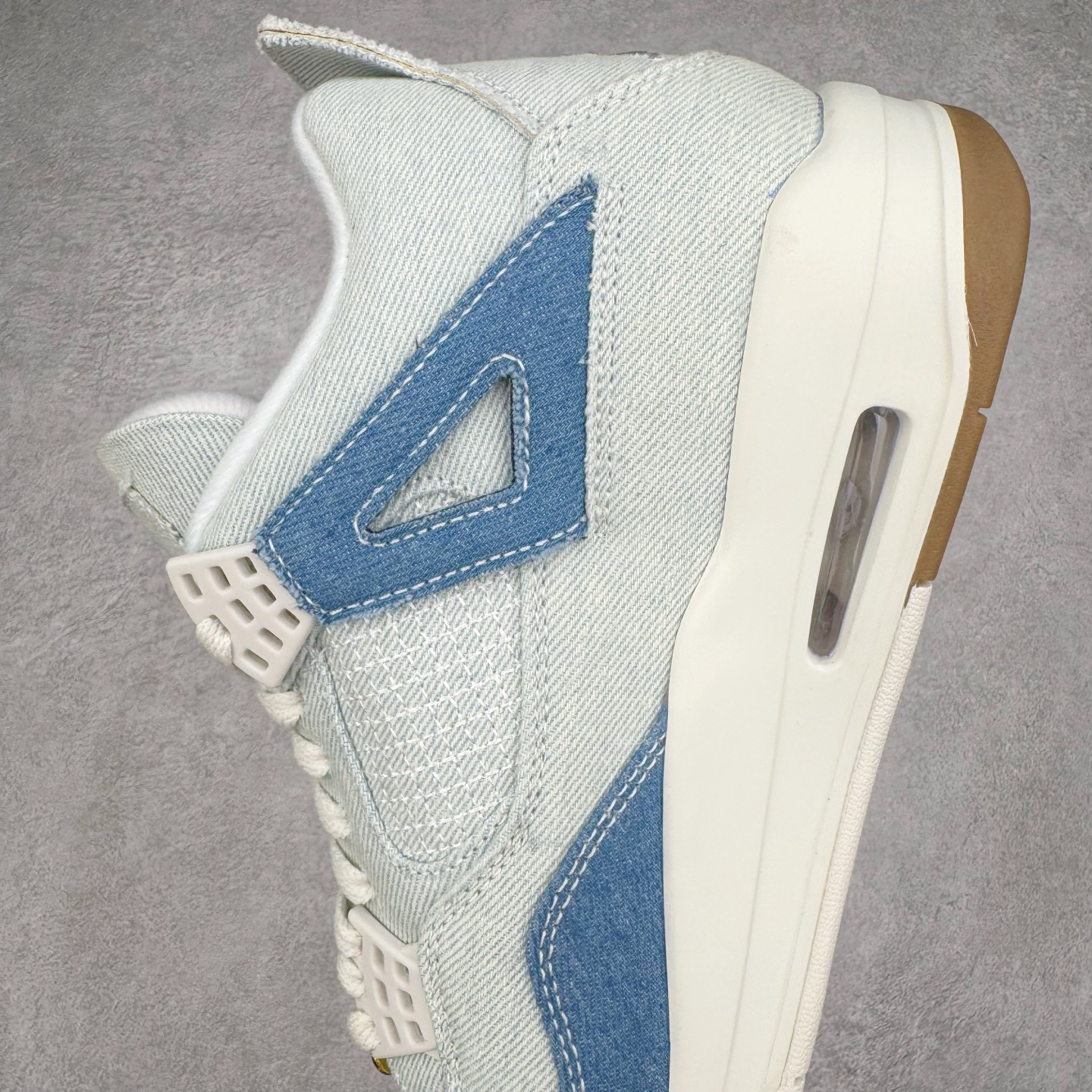 图片[7]-＃K版纯原 Air Jordan AJ4 水洗牛仔布 IB6716-100 全新升级改良 原鞋原楦原纸板同源开发 完美呈现乔4的版型 内侧正确双色网格 还原细节 原厂皮料 正确气垫颜色 正确网格工艺 正确拉帮工艺 全鞋原装材料制作 原档案原模具打造 支持全方位与正品对比 尺码：40 40.5 41 42 42.5 43 44 44.5 45 46 47.5-选品中心