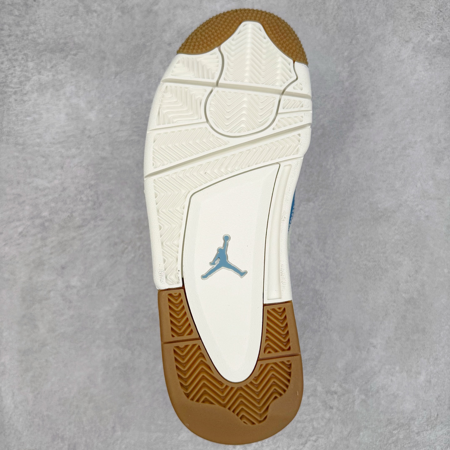 图片[9]-＃K版纯原 Air Jordan AJ4 水洗牛仔布 IB6716-100 全新升级改良 原鞋原楦原纸板同源开发 完美呈现乔4的版型 内侧正确双色网格 还原细节 原厂皮料 正确气垫颜色 正确网格工艺 正确拉帮工艺 全鞋原装材料制作 原档案原模具打造 支持全方位与正品对比 尺码：40 40.5 41 42 42.5 43 44 44.5 45 46 47.5-选品中心