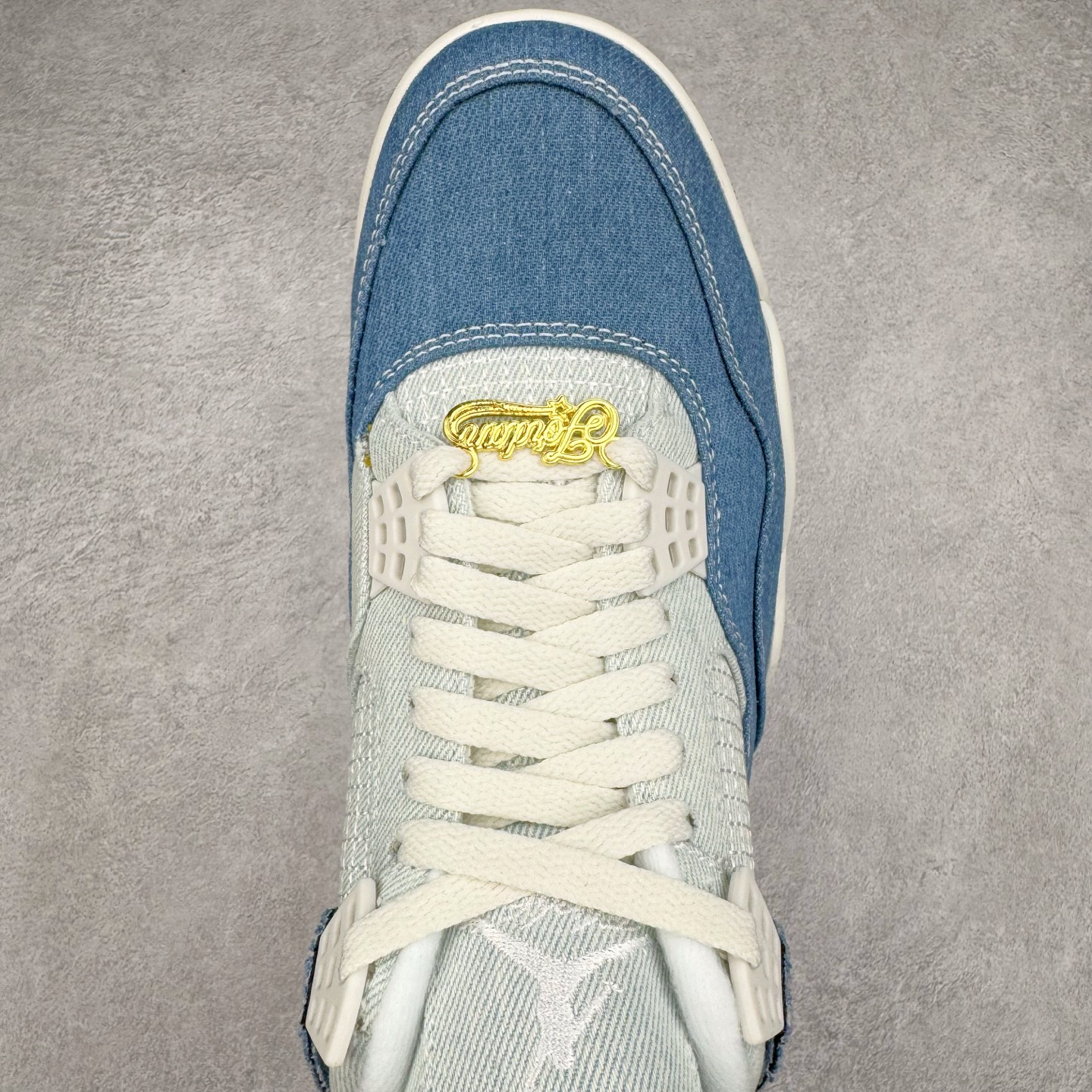 图片[4]-＃K版纯原 Air Jordan AJ4 水洗牛仔布 IB6716-100 全新升级改良 原鞋原楦原纸板同源开发 完美呈现乔4的版型 内侧正确双色网格 还原细节 原厂皮料 正确气垫颜色 正确网格工艺 正确拉帮工艺 全鞋原装材料制作 原档案原模具打造 支持全方位与正品对比 尺码：40 40.5 41 42 42.5 43 44 44.5 45 46 47.5-选品中心