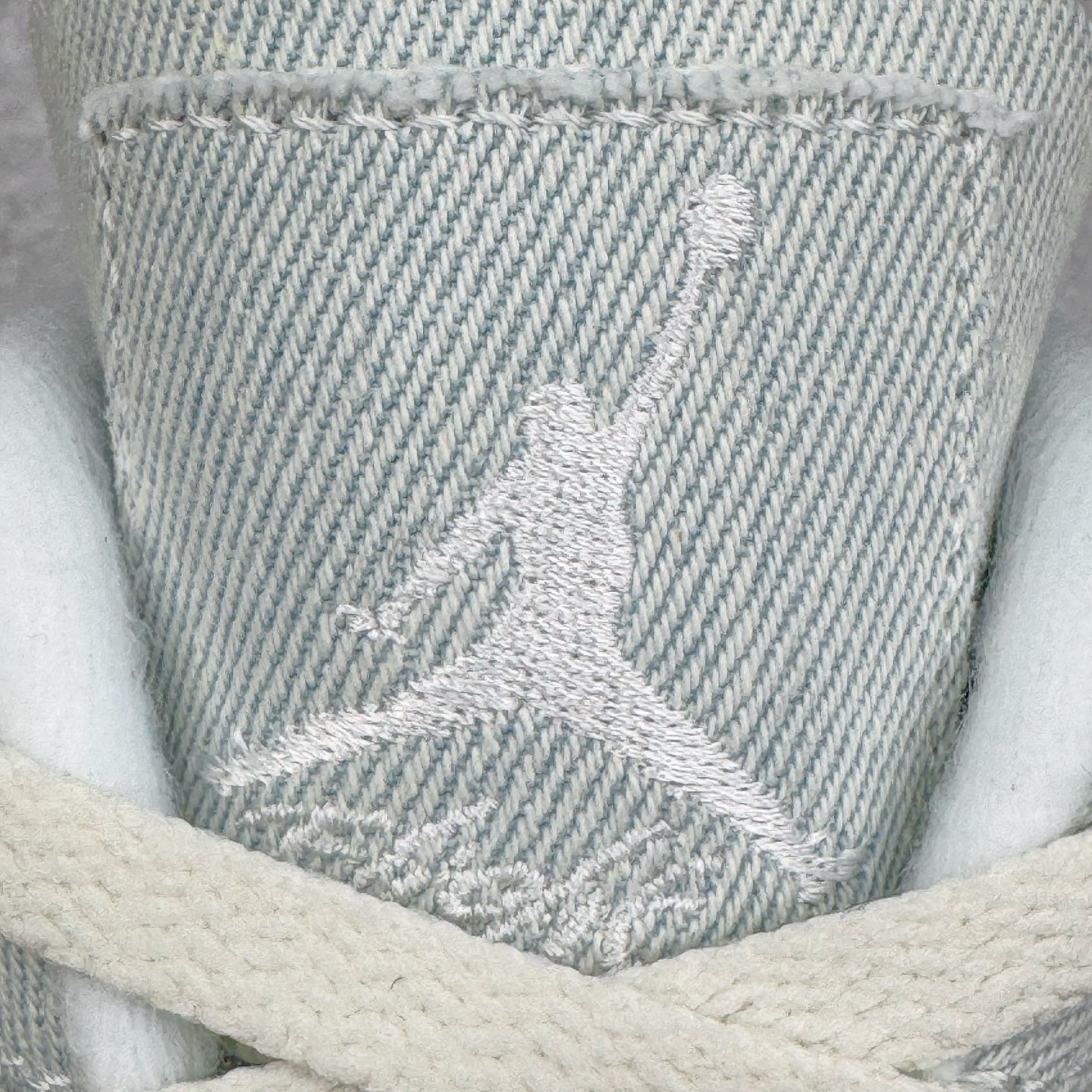 图片[15]-＃K版纯原 Air Jordan AJ4 水洗牛仔布 IB6716-100 全新升级改良 原鞋原楦原纸板同源开发 完美呈现乔4的版型 内侧正确双色网格 还原细节 原厂皮料 正确气垫颜色 正确网格工艺 正确拉帮工艺 全鞋原装材料制作 原档案原模具打造 支持全方位与正品对比 尺码：40 40.5 41 42 42.5 43 44 44.5 45 46 47.5-选品中心