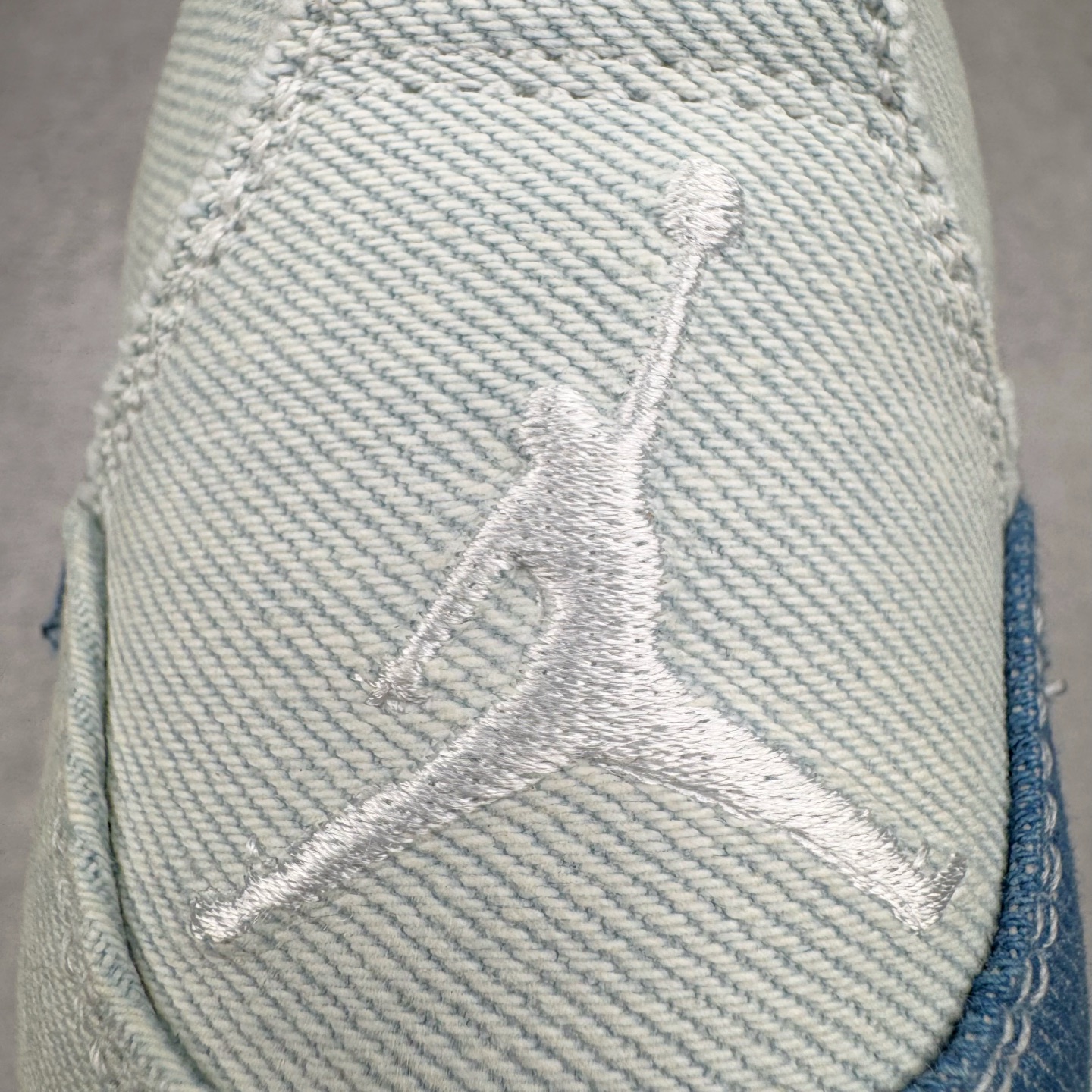 图片[18]-＃K版纯原 Air Jordan AJ4 水洗牛仔布 IB6716-100 全新升级改良 原鞋原楦原纸板同源开发 完美呈现乔4的版型 内侧正确双色网格 还原细节 原厂皮料 正确气垫颜色 正确网格工艺 正确拉帮工艺 全鞋原装材料制作 原档案原模具打造 支持全方位与正品对比 尺码：40 40.5 41 42 42.5 43 44 44.5 45 46 47.5-选品中心