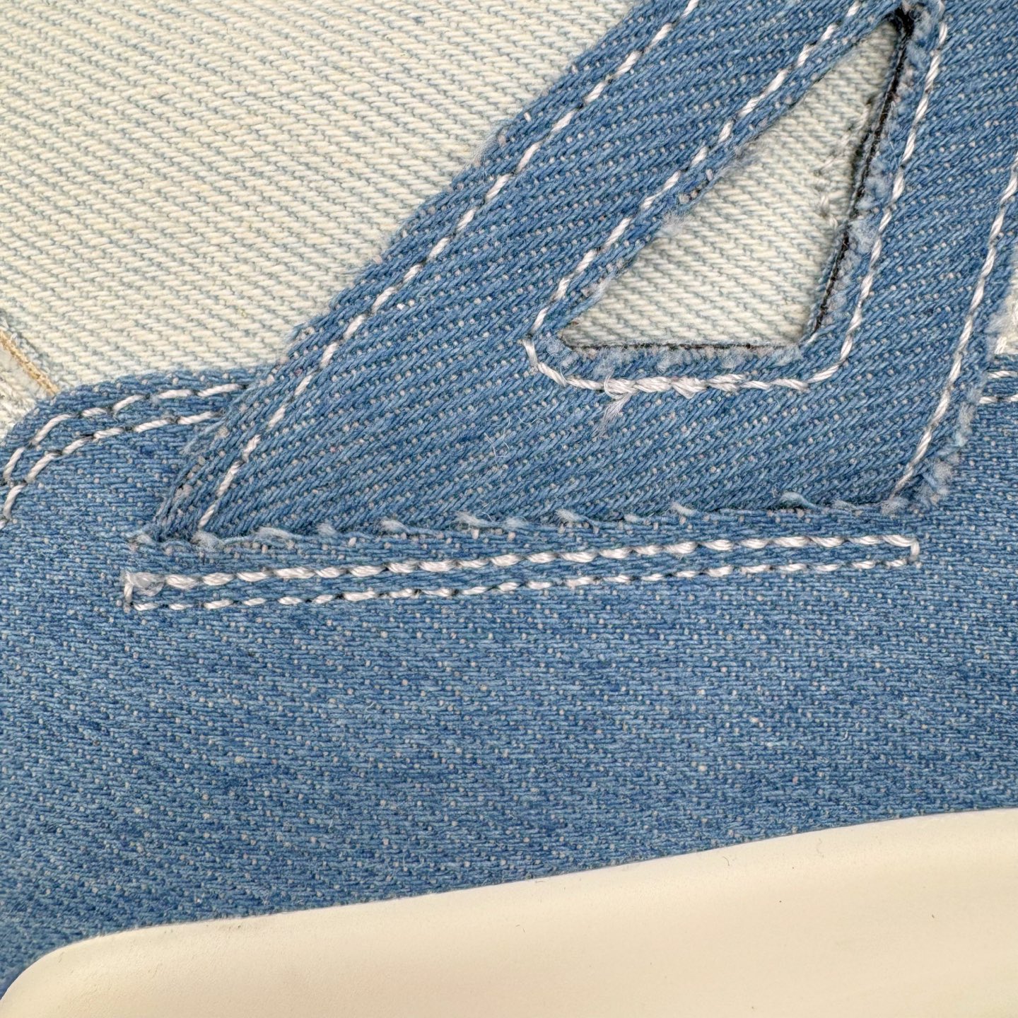 图片[21]-＃K版纯原 Air Jordan AJ4 水洗牛仔布 IB6716-100 全新升级改良 原鞋原楦原纸板同源开发 完美呈现乔4的版型 内侧正确双色网格 还原细节 原厂皮料 正确气垫颜色 正确网格工艺 正确拉帮工艺 全鞋原装材料制作 原档案原模具打造 支持全方位与正品对比 尺码：40 40.5 41 42 42.5 43 44 44.5 45 46 47.5-选品中心