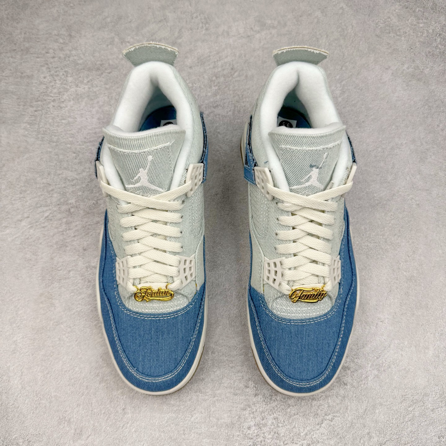 图片[2]-＃K版纯原 Air Jordan AJ4 水洗牛仔布 IB6716-100 全新升级改良 原鞋原楦原纸板同源开发 完美呈现乔4的版型 内侧正确双色网格 还原细节 原厂皮料 正确气垫颜色 正确网格工艺 正确拉帮工艺 全鞋原装材料制作 原档案原模具打造 支持全方位与正品对比 尺码：40 40.5 41 42 42.5 43 44 44.5 45 46 47.5-选品中心