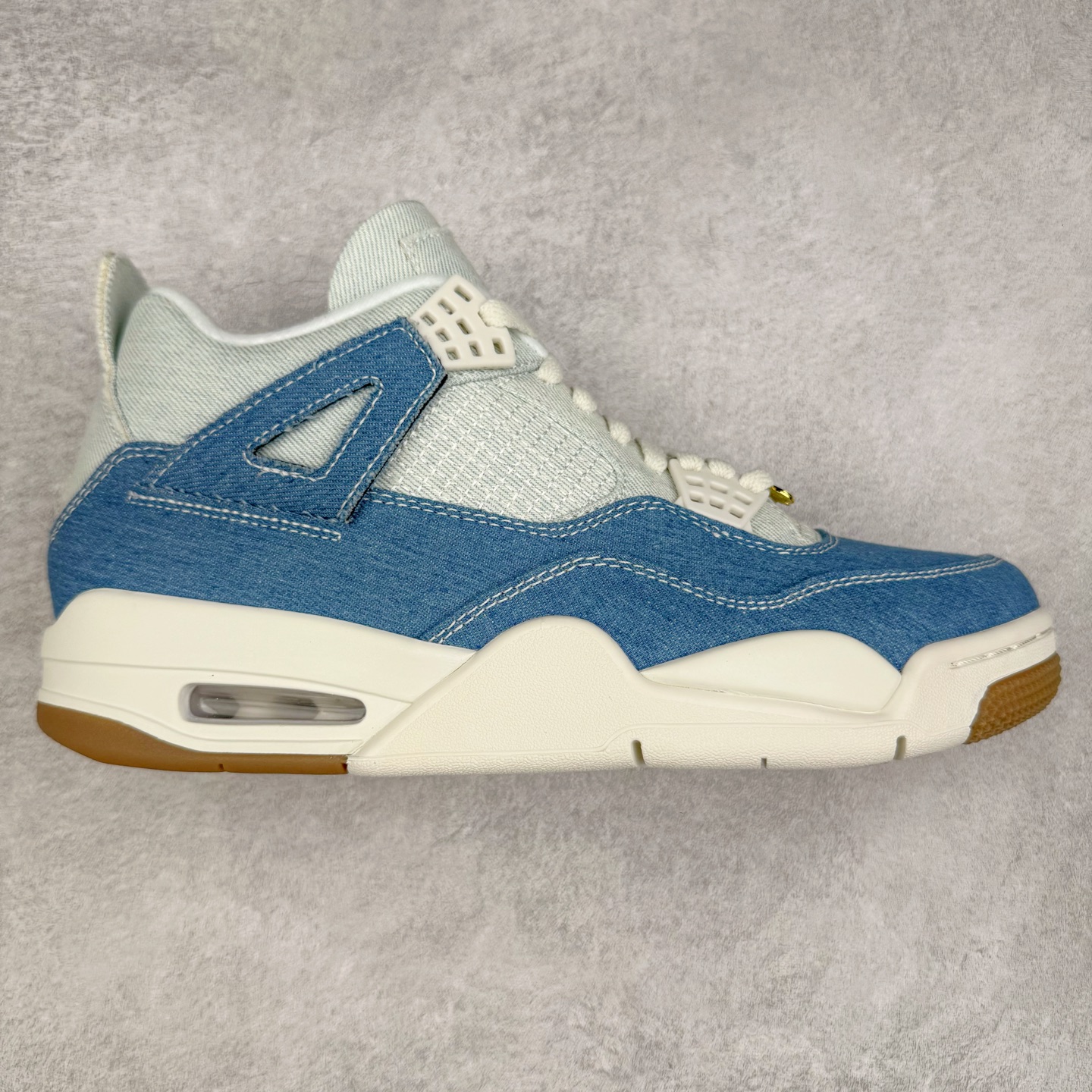 ＃K版纯原 Air Jordan AJ4 水洗牛仔布 IB6716-100 全新升级改良 原鞋原楦原纸板同源开发 完美呈现乔4的版型 内侧正确双色网格 还原细节 原厂皮料 正确气垫颜色 正确网格工艺 正确拉帮工艺 全鞋原装材料制作 原档案原模具打造 支持全方位与正品对比 尺码：40 40.5 41 42 42.5 43 44 44.5 45 46 47.5-选品中心