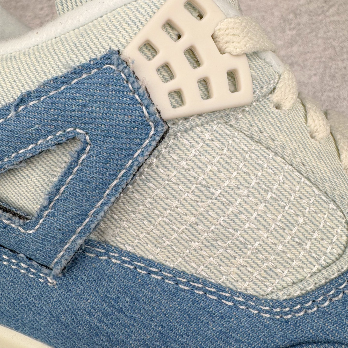 图片[19]-＃K版纯原 Air Jordan AJ4 水洗牛仔布 IB6716-100 全新升级改良 原鞋原楦原纸板同源开发 完美呈现乔4的版型 内侧正确双色网格 还原细节 原厂皮料 正确气垫颜色 正确网格工艺 正确拉帮工艺 全鞋原装材料制作 原档案原模具打造 支持全方位与正品对比 尺码：40 40.5 41 42 42.5 43 44 44.5 45 46 47.5-选品中心