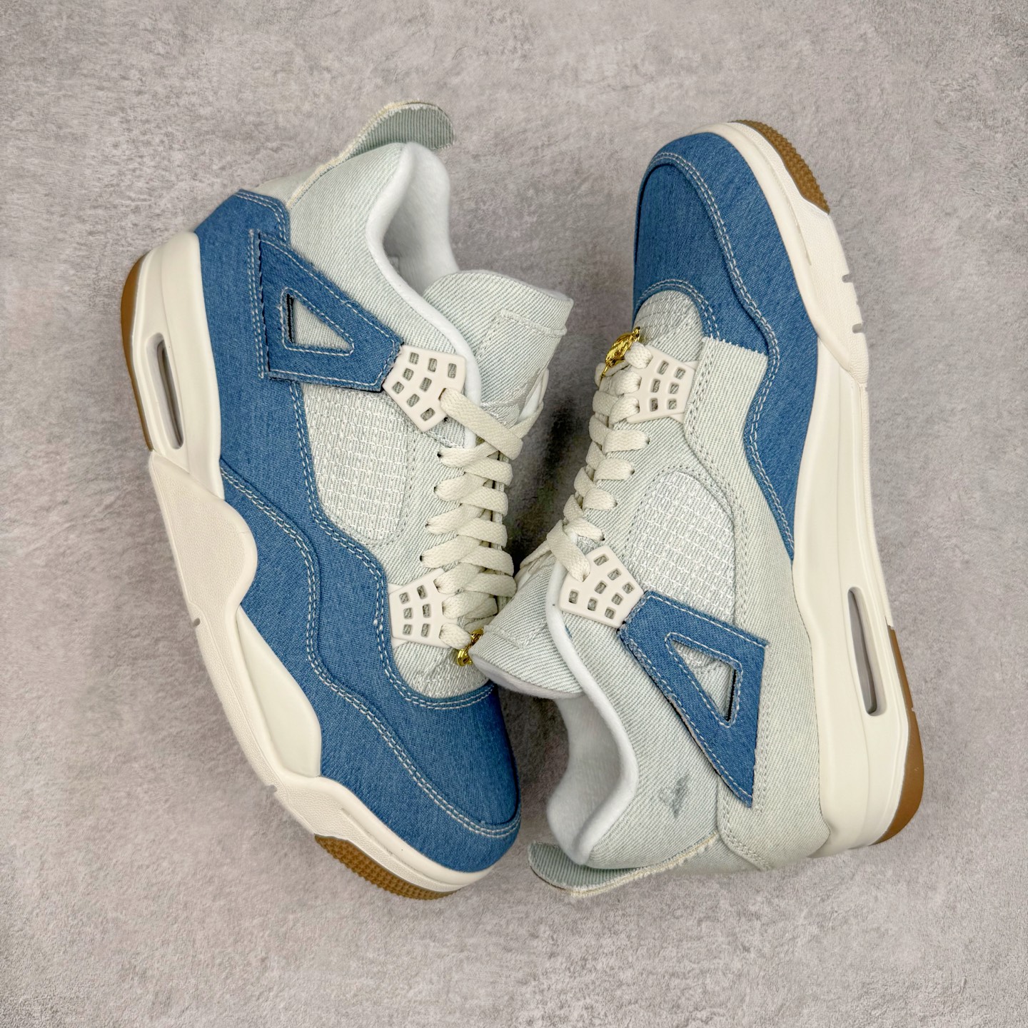 图片[3]-＃K版纯原 Air Jordan AJ4 水洗牛仔布 IB6716-100 全新升级改良 原鞋原楦原纸板同源开发 完美呈现乔4的版型 内侧正确双色网格 还原细节 原厂皮料 正确气垫颜色 正确网格工艺 正确拉帮工艺 全鞋原装材料制作 原档案原模具打造 支持全方位与正品对比 尺码：40 40.5 41 42 42.5 43 44 44.5 45 46 47.5-选品中心