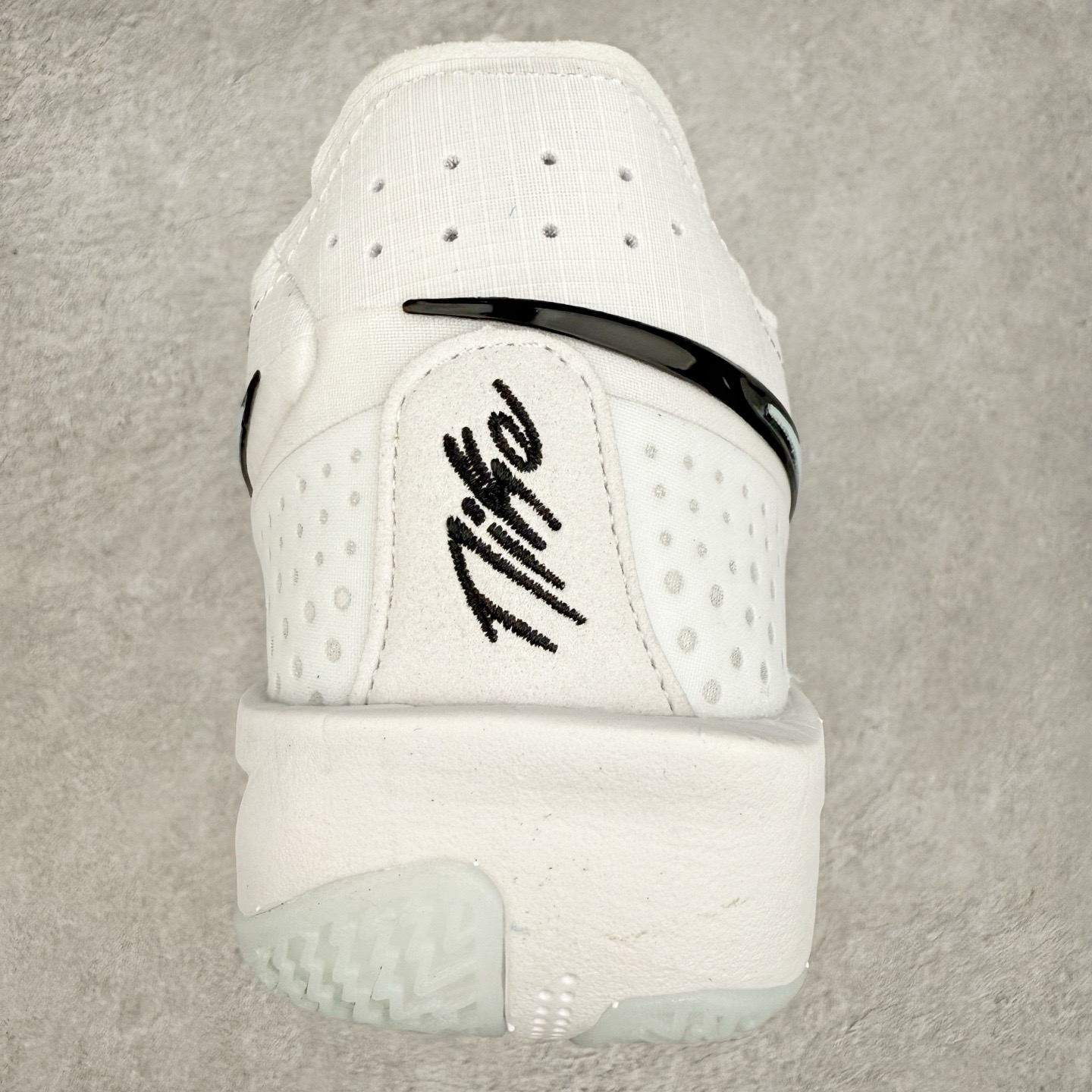 图片[8]-NK G.T. Cut 3.0 EP GT3代实战篮球鞋 DV2913-104 该鞋款采用出众回弹设计 为切入、转向和移步篮筐提供出色的能量回馈 回弹性能带来弹力充沛的迈步体验 助你爆发疾速 全掌型 ZoomX 泡绵 缔造弹力出众的轻盈迈步体验 助你在比赛升温时能够急速快攻 驰骋全场 鞋面绳线与鞋带相结合 有助稳固前足 后跟搭配加垫鞋口 为脚踝营造舒适稳固感受 全掌型 ZoomX 泡绵 能够带来出众的能量回馈 前足外侧采用精巧塑料覆面 在瞬间爆发时提供稳固脚感 尺码：39 40 40.5 41 42 42.5 43 44 44.5 45 46-选品中心