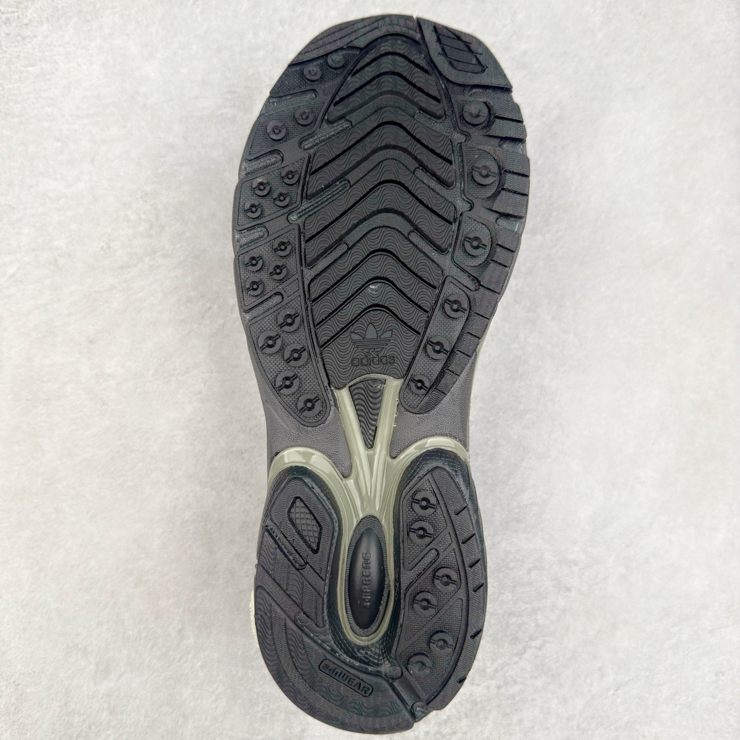 图片[9]-SFTM x AD Originals ADISTAR CUSHION 联名复古舒适防滑耐磨低帮生活休闲鞋 JP8416 实拍调校N版已经零色差零失真 百分百还原实物色彩所见即所得 不存在货不对板色差等低级问题 选购参考实物拍摄 不混卖不参货 只用心做好货严格选品 承诺混一赔十 尺码：36 36.5 37.5 38 38.5 39 40 40.5 41 42 42.5 43 44 44.5 45-选品中心