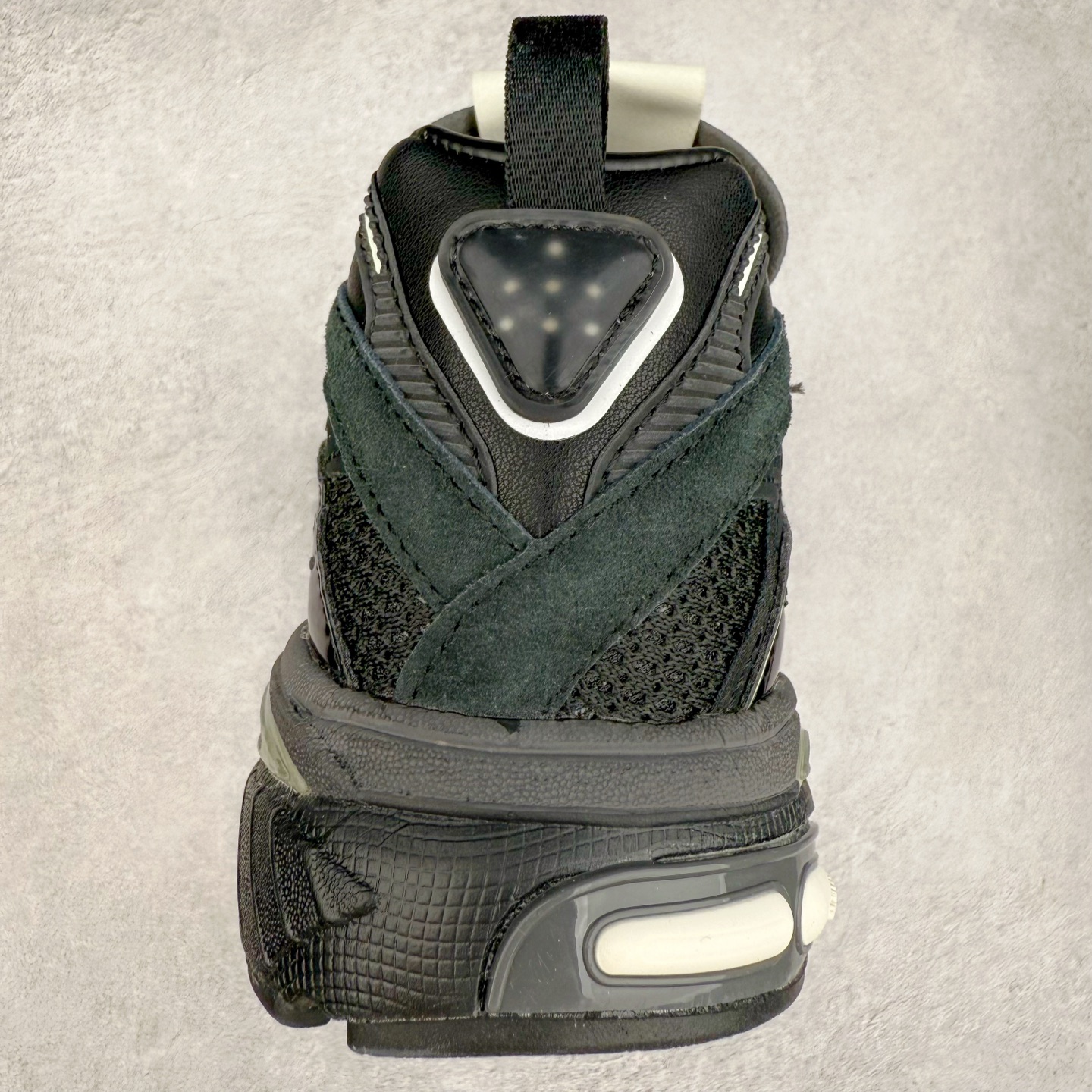 图片[8]-SFTM x AD Originals ADISTAR CUSHION 联名复古舒适防滑耐磨低帮生活休闲鞋 JP8416 实拍调校N版已经零色差零失真 百分百还原实物色彩所见即所得 不存在货不对板色差等低级问题 选购参考实物拍摄 不混卖不参货 只用心做好货严格选品 承诺混一赔十 尺码：36 36.5 37.5 38 38.5 39 40 40.5 41 42 42.5 43 44 44.5 45-选品中心