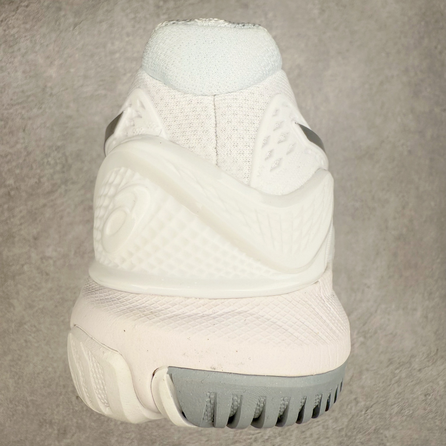 图片[8]-Asics Gel-Resolution 9 亚瑟士防滑耐磨透气 低帮网球鞋 Gel Resolution 9 是一款为快速进攻型球员设计的网球鞋，它有以下特点：鞋底没有刚性的鞋骨，让脚底感受到更多缓冲，舒适度极高。鞋内提供出色的支撑力和梦幻般的舒适感，让你在场上自信满满。鞋底采用 DynaWall 技术，增强了抓地力和反弹力，让你在移动中更灵活。尺码：36 36.5 37 38 38.5 39 40 40.5 41 42 42.5 43 44 45-选品中心