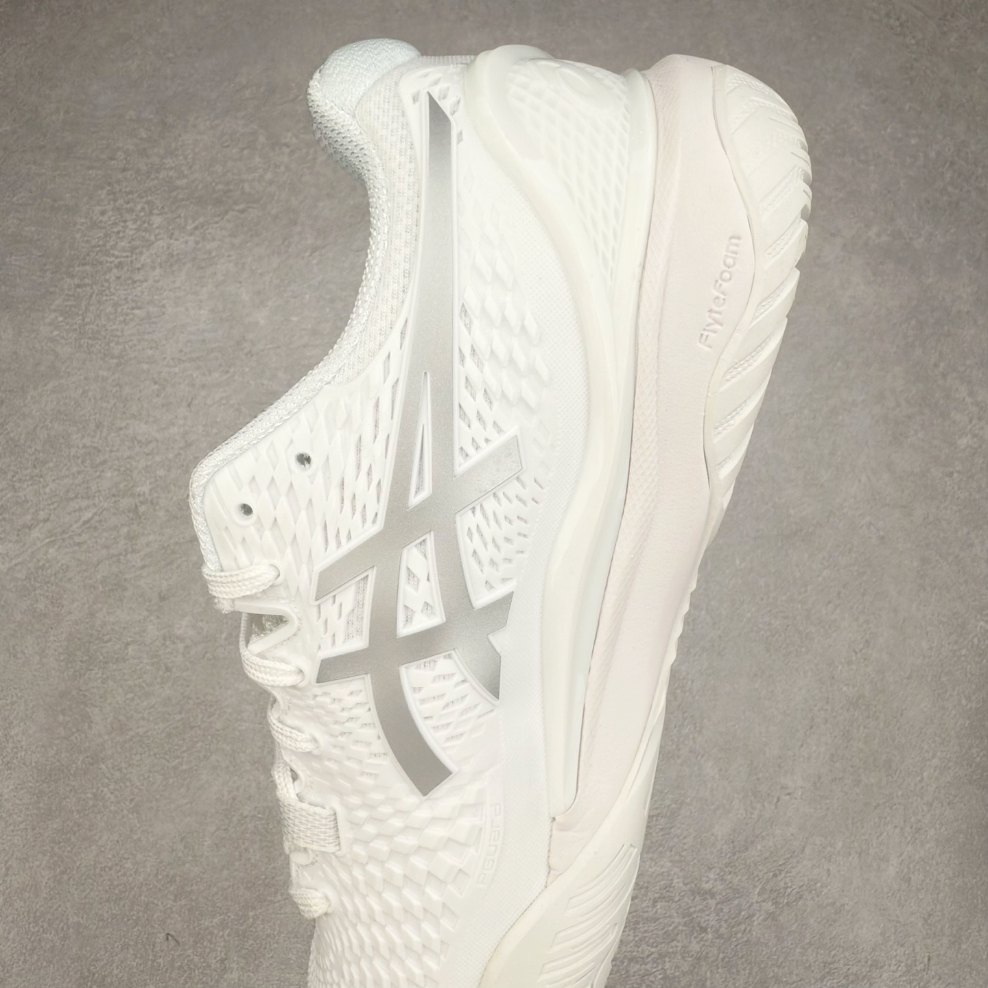 图片[7]-Asics Gel-Resolution 9 亚瑟士防滑耐磨透气 低帮网球鞋 Gel Resolution 9 是一款为快速进攻型球员设计的网球鞋，它有以下特点：鞋底没有刚性的鞋骨，让脚底感受到更多缓冲，舒适度极高。鞋内提供出色的支撑力和梦幻般的舒适感，让你在场上自信满满。鞋底采用 DynaWall 技术，增强了抓地力和反弹力，让你在移动中更灵活。尺码：36 36.5 37 38 38.5 39 40 40.5 41 42 42.5 43 44 45-选品中心