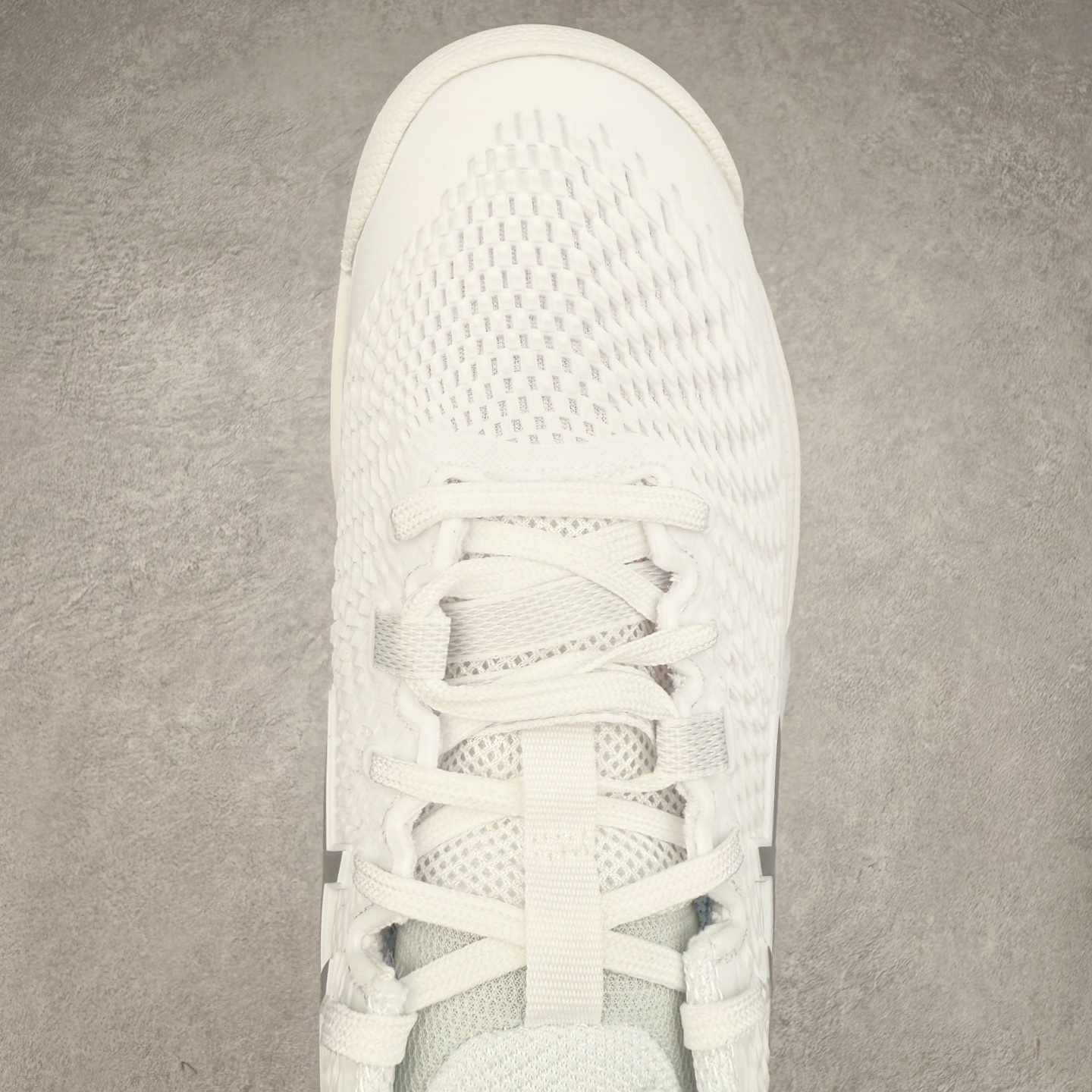 图片[4]-Asics Gel-Resolution 9 亚瑟士防滑耐磨透气 低帮网球鞋 Gel Resolution 9 是一款为快速进攻型球员设计的网球鞋，它有以下特点：鞋底没有刚性的鞋骨，让脚底感受到更多缓冲，舒适度极高。鞋内提供出色的支撑力和梦幻般的舒适感，让你在场上自信满满。鞋底采用 DynaWall 技术，增强了抓地力和反弹力，让你在移动中更灵活。尺码：36 36.5 37 38 38.5 39 40 40.5 41 42 42.5 43 44 45-选品中心