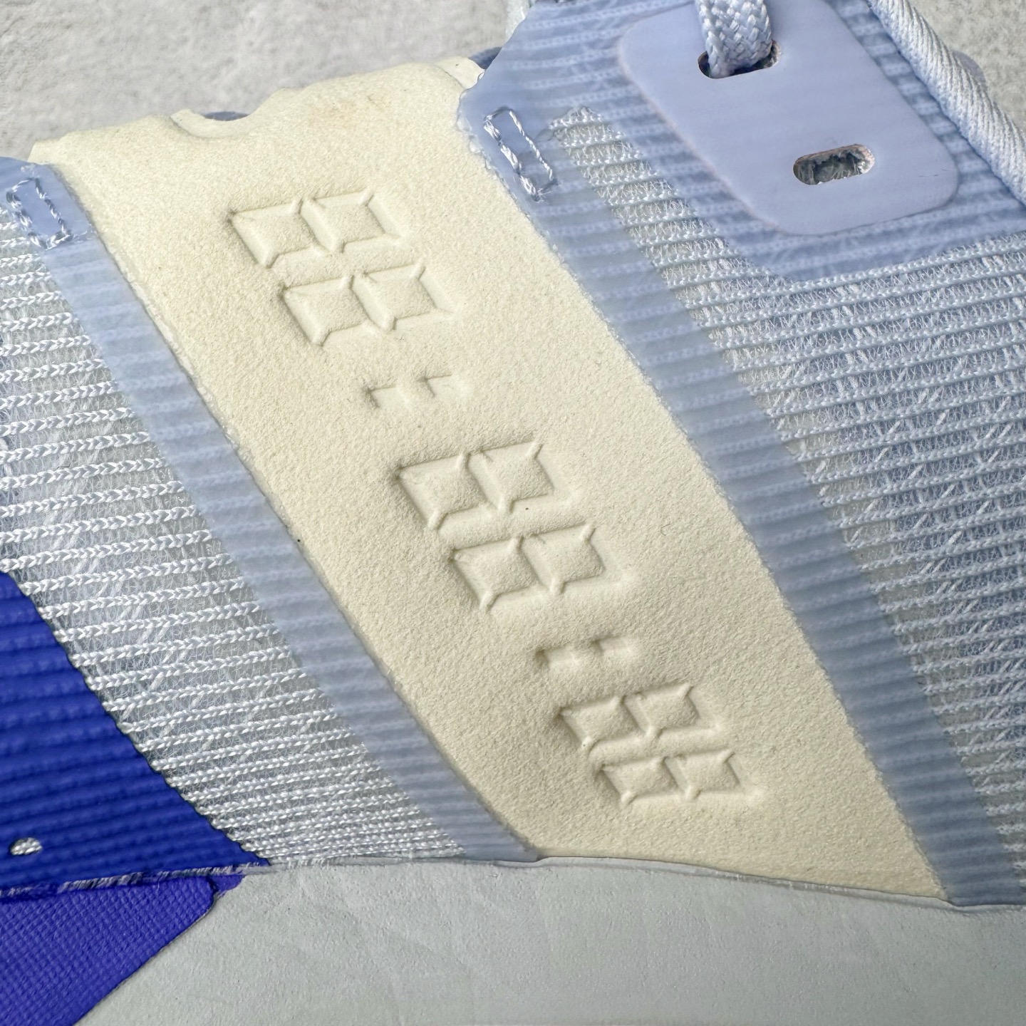 图片[14]-NK AIR Zoom RIVALFLY FK4代系列轻量飞织低帮休闲运动慢跑鞋 整体设计采用流线型的轻质工程网眼材质构成鞋面 并与其他 Running 旗舰鞋款同样搭载全脚掌 ZoomX 缓冲中底 搭配 Pebax 物料与橡胶外底 ZoomX StreakFly 首发配色以Prototype呈现 其灵感是来自开发期间的磨损测试 透过编号的标记与内侧的预期跑步距离突出研发过程 货号：FV6040-002 尺码：36 36.5 37.5 38 38.5 39 40 40.5 41 42 42.5 43 44 44.5 45-选品中心