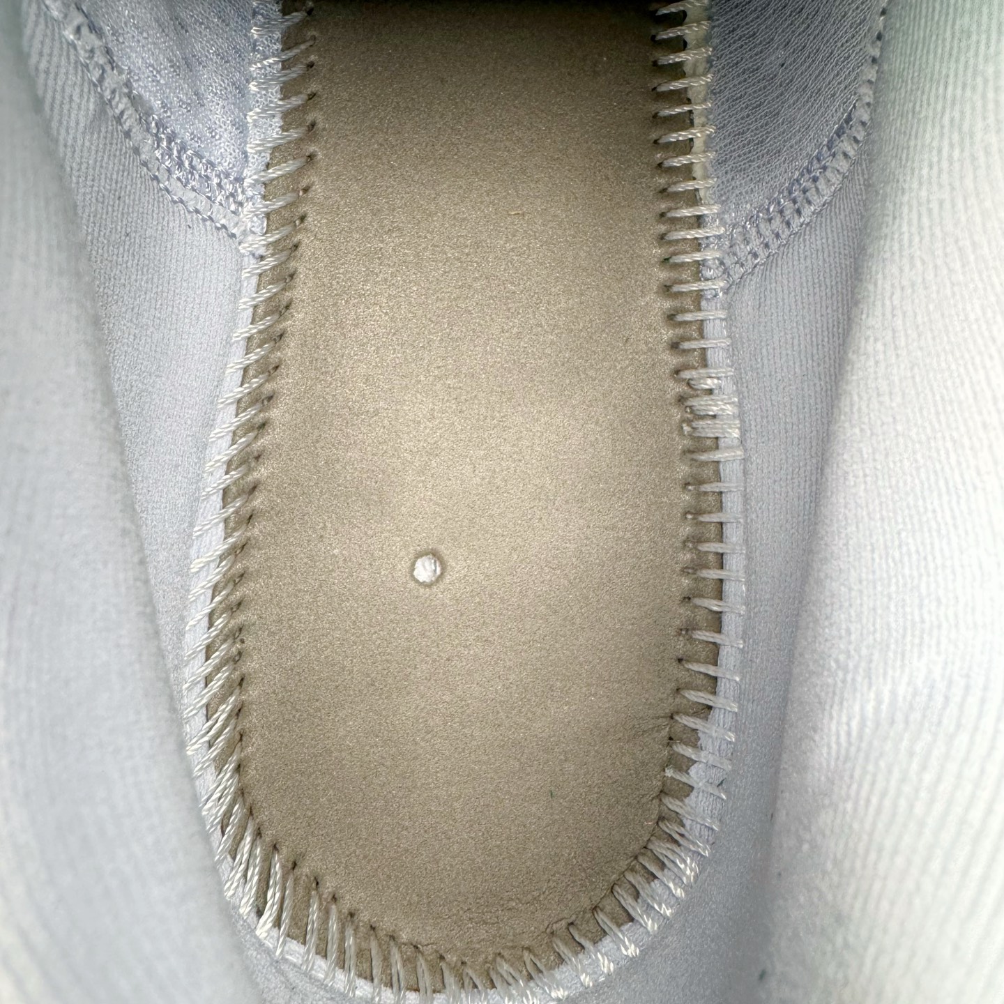 图片[10]-NK AIR Zoom RIVALFLY FK4代系列轻量飞织低帮休闲运动慢跑鞋 整体设计采用流线型的轻质工程网眼材质构成鞋面 并与其他 Running 旗舰鞋款同样搭载全脚掌 ZoomX 缓冲中底 搭配 Pebax 物料与橡胶外底 ZoomX StreakFly 首发配色以Prototype呈现 其灵感是来自开发期间的磨损测试 透过编号的标记与内侧的预期跑步距离突出研发过程 货号：FV6040-002 尺码：36 36.5 37.5 38 38.5 39 40 40.5 41 42 42.5 43 44 44.5 45-选品中心