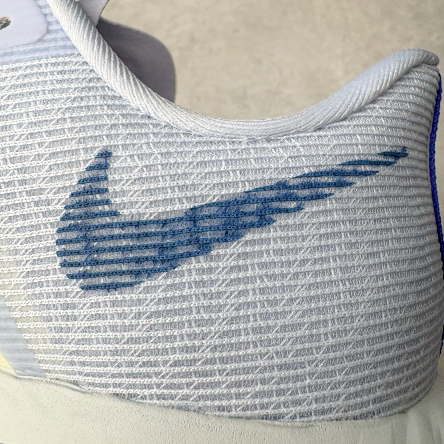 图片[16]-NK AIR Zoom RIVALFLY FK4代系列轻量飞织低帮休闲运动慢跑鞋 整体设计采用流线型的轻质工程网眼材质构成鞋面 并与其他 Running 旗舰鞋款同样搭载全脚掌 ZoomX 缓冲中底 搭配 Pebax 物料与橡胶外底 ZoomX StreakFly 首发配色以Prototype呈现 其灵感是来自开发期间的磨损测试 透过编号的标记与内侧的预期跑步距离突出研发过程 货号：FV6040-002 尺码：36 36.5 37.5 38 38.5 39 40 40.5 41 42 42.5 43 44 44.5 45-选品中心