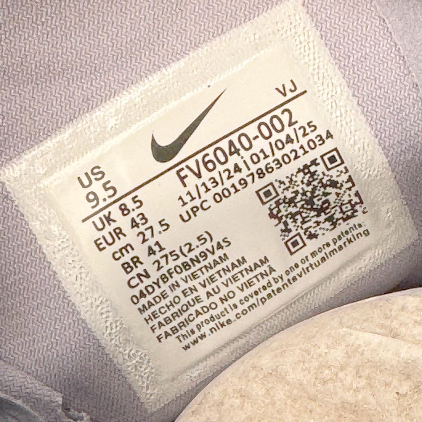 图片[12]-NK AIR Zoom RIVALFLY FK4代系列轻量飞织低帮休闲运动慢跑鞋 整体设计采用流线型的轻质工程网眼材质构成鞋面 并与其他 Running 旗舰鞋款同样搭载全脚掌 ZoomX 缓冲中底 搭配 Pebax 物料与橡胶外底 ZoomX StreakFly 首发配色以Prototype呈现 其灵感是来自开发期间的磨损测试 透过编号的标记与内侧的预期跑步距离突出研发过程 货号：FV6040-002 尺码：36 36.5 37.5 38 38.5 39 40 40.5 41 42 42.5 43 44 44.5 45-选品中心