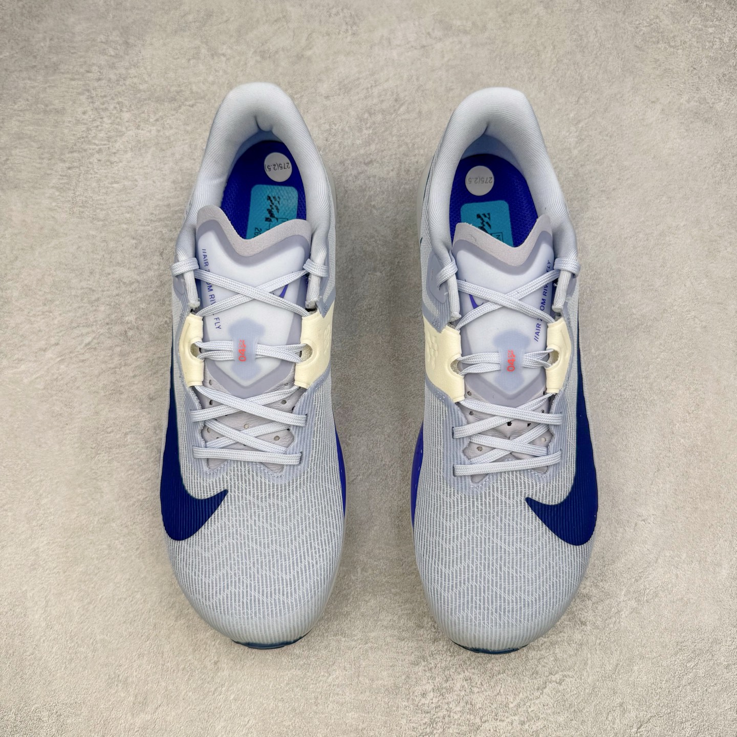 图片[2]-NK AIR Zoom RIVALFLY FK4代系列轻量飞织低帮休闲运动慢跑鞋 整体设计采用流线型的轻质工程网眼材质构成鞋面 并与其他 Running 旗舰鞋款同样搭载全脚掌 ZoomX 缓冲中底 搭配 Pebax 物料与橡胶外底 ZoomX StreakFly 首发配色以Prototype呈现 其灵感是来自开发期间的磨损测试 透过编号的标记与内侧的预期跑步距离突出研发过程 货号：FV6040-002 尺码：36 36.5 37.5 38 38.5 39 40 40.5 41 42 42.5 43 44 44.5 45-选品中心