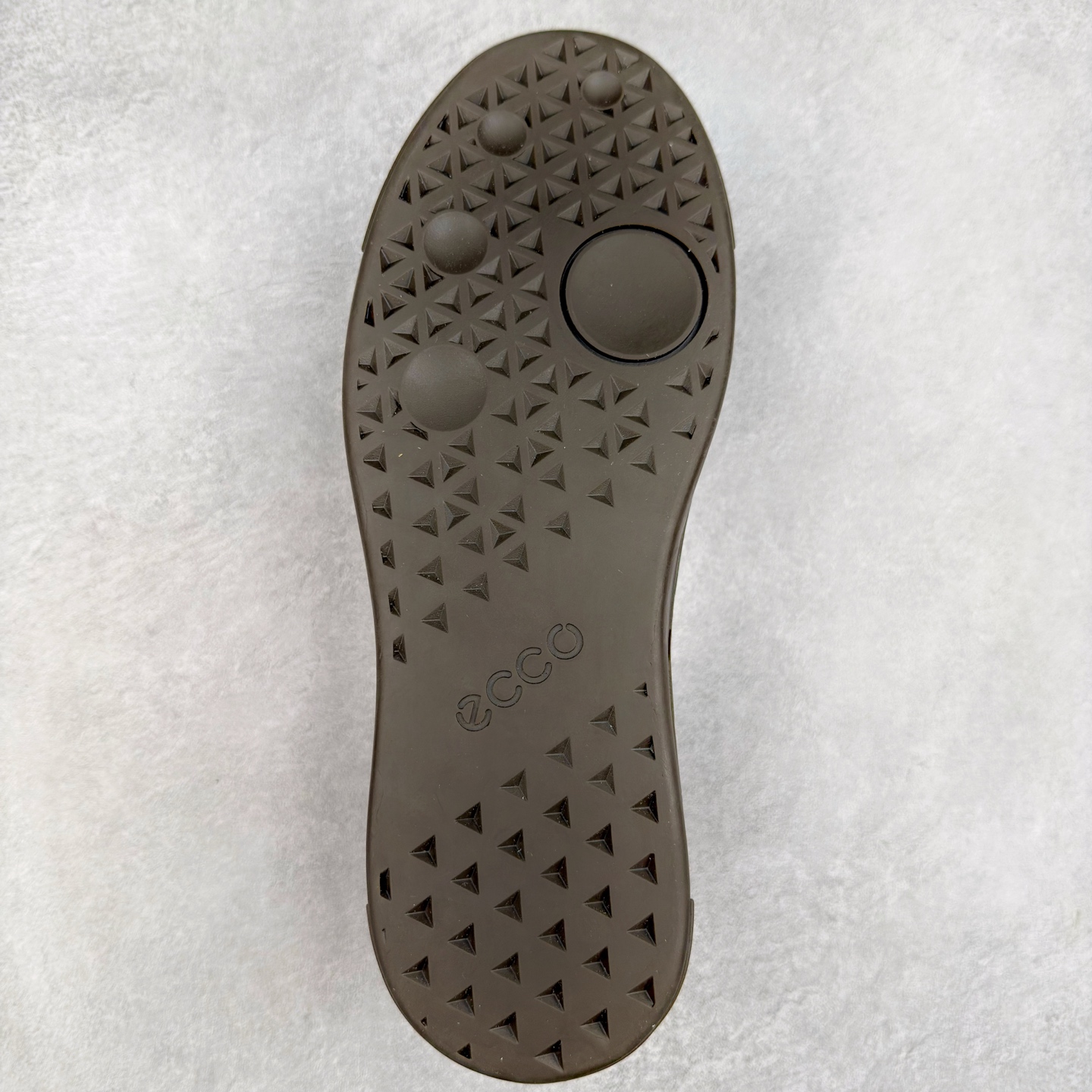 图片[9]-Ecco爱步男鞋新款运动鞋 跑鞋厚底增高老爹鞋 驱动系列全新款式 拼色拼接鞋面 时尚有型 牛皮与纺织品拼接 脚感舒适 出街有型 贴心套脚系带设计 舒适包裹双足 柔软细腻，亲肤透气 以摩托车粗犷胎纹为灵感 PU大底提供牵引性和支撑性 耐磨防滑提升稳定性 轻盈鞋底 舒适耐穿 户外出行 肆意洒脱 尺码：38 39 40 41 42 43 44（皮鞋码）-选品中心