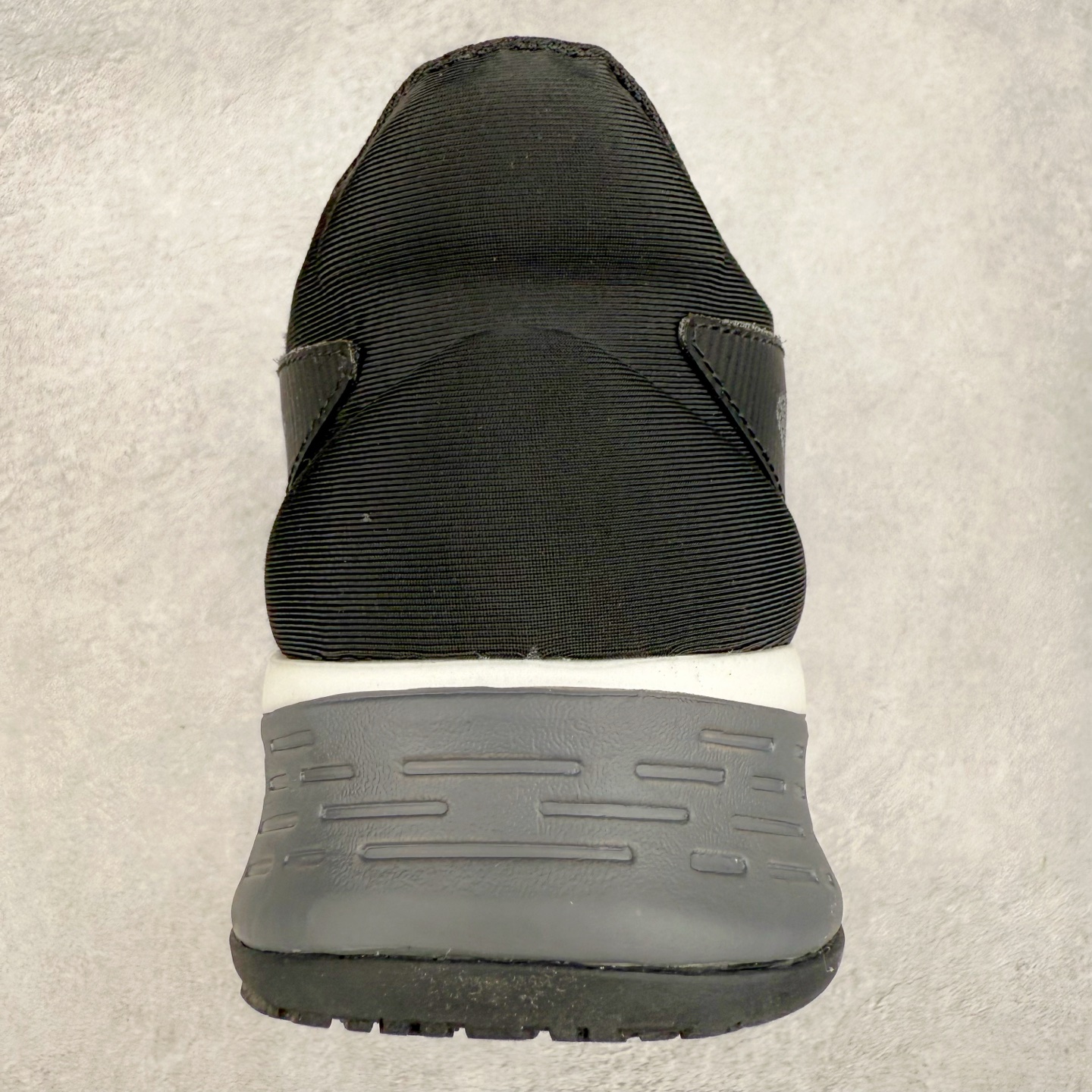 图片[8]-＃HP DESCENTE Enerzite Enzrzite Lavitate 2.0 Knit 迪桑特舒适轻便防滑耐磨低帮跑步鞋 DESCENTE（迪桑特）创立于1935年，品牌名取自法语词汇，意为“滑降”。品牌箭头标识代表滑雪的三种技术“高速直线滑行”、“穿越”和“侧滑”，也寓意品牌在打造高端专业运动产品中不断追求完美的创新精神，致力于成为中国高端专业滑雪、综训、女子、铁人三项、高尔夫的第一品牌。尺码：39 40 40.5 41 42 42.5 43 44 44.5 45-选品中心