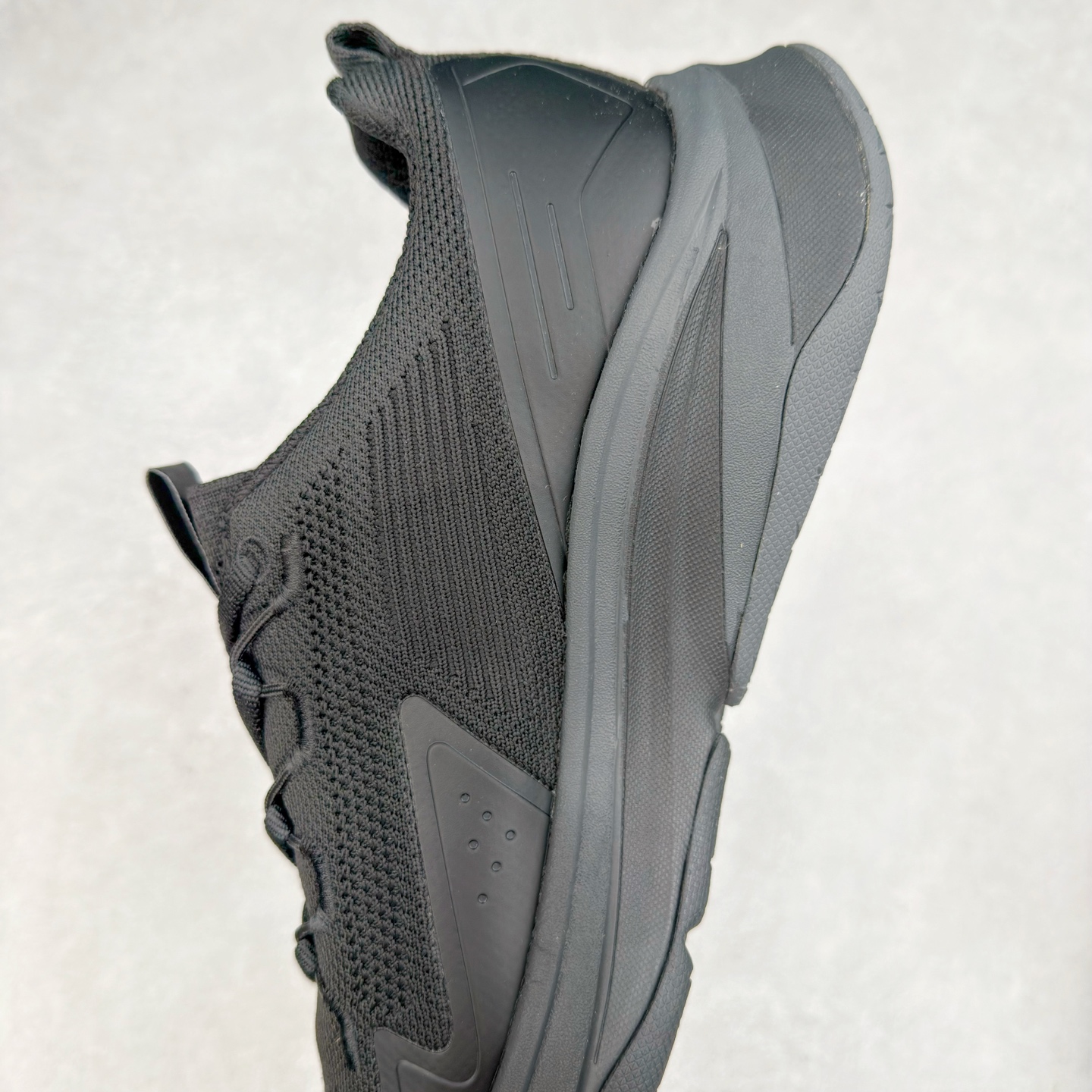 图片[7]-＃HP DESCENTE Enerzite Enzrzite Lavitate 2.0 Knit 迪桑特舒适轻便防滑耐磨低帮跑步鞋 DESCENTE（迪桑特）创立于1935年，品牌名取自法语词汇，意为“滑降”。品牌箭头标识代表滑雪的三种技术“高速直线滑行”、“穿越”和“侧滑”，也寓意品牌在打造高端专业运动产品中不断追求完美的创新精神，致力于成为中国高端专业滑雪、综训、女子、铁人三项、高尔夫的第一品牌。尺码：39 40 40.5 41 42 42.5 43 44 44.5 45-选品中心