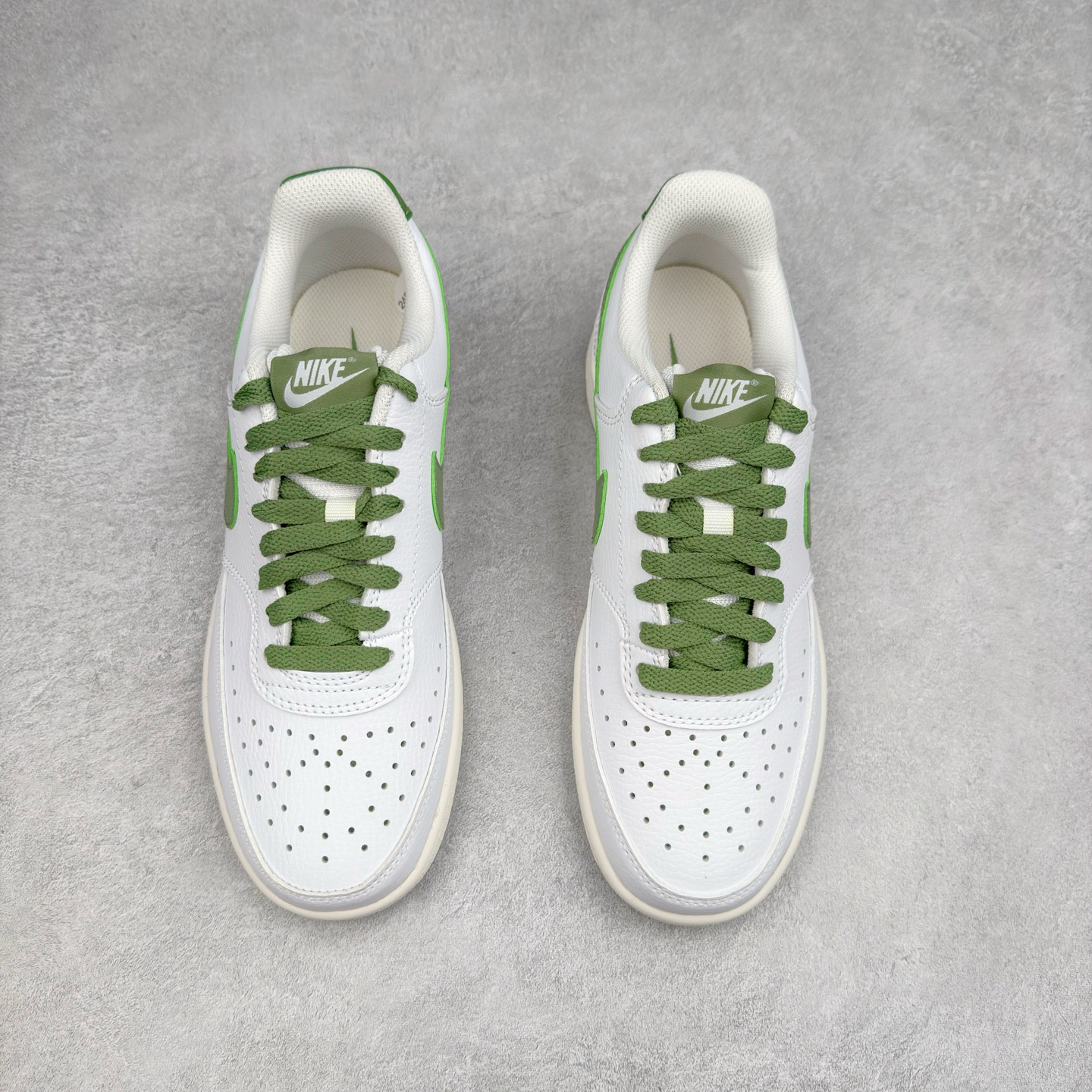 图片[2]-＃奥莱订单福利 NK Court Borough Low CB2 低帮百搭透气休闲运动板鞋 独家渠道 市面未流通批次 奥莱直播间499 599一样的东西 碾压市面现存所有版本 公司一样的东西 超值回馈 帮你省钱 支持各种鉴定 经典耐用的设计 兼顾舒适脚感和出众风范 演绎匠心之作 结构性的支撑贴合感结合复古篮球设计 塑就场外全明星风范 尺码：35.5 36 36.5 37.5 38 38.5 39 40 40.5 41 42 42.5 43 44 44.5-选品中心