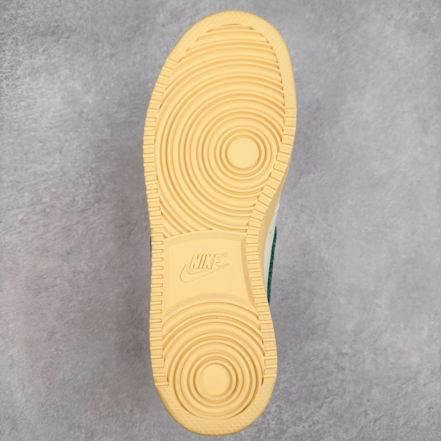 图片[9]-＃奥莱订单福利 NK Court Borough Low CB2 低帮百搭透气休闲运动板鞋 独家渠道 市面未流通批次 奥莱直播间499 599一样的东西 碾压市面现存所有版本 公司一样的东西 超值回馈 帮你省钱 支持各种鉴定 经典耐用的设计 兼顾舒适脚感和出众风范 演绎匠心之作 结构性的支撑贴合感结合复古篮球设计 塑就场外全明星风范 尺码：35.5 36 36.5 37.5 38 38.5 39 40 40.5 41 42 42.5 43 44 44.5-选品中心