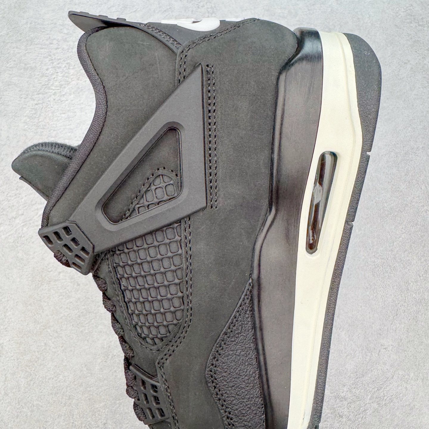 图片[7]-＃K版纯原 Nigel Sylvester x Air Jordan AJ4 Retro 联名黑魂 货号：HF4340-001 全新升级改良 原鞋原楦原纸板同源开发 完美呈现乔4的版型 内侧正确双色网格 还原细节 原厂皮料 正确气垫颜色 正确网格工艺 正确拉帮工艺 全鞋原装材料制作 原档案原模具打造 支持全方位与正品对比 尺码：40 40.5 41 42 42.5 43 44 44.5 45 46 47.5-选品中心
