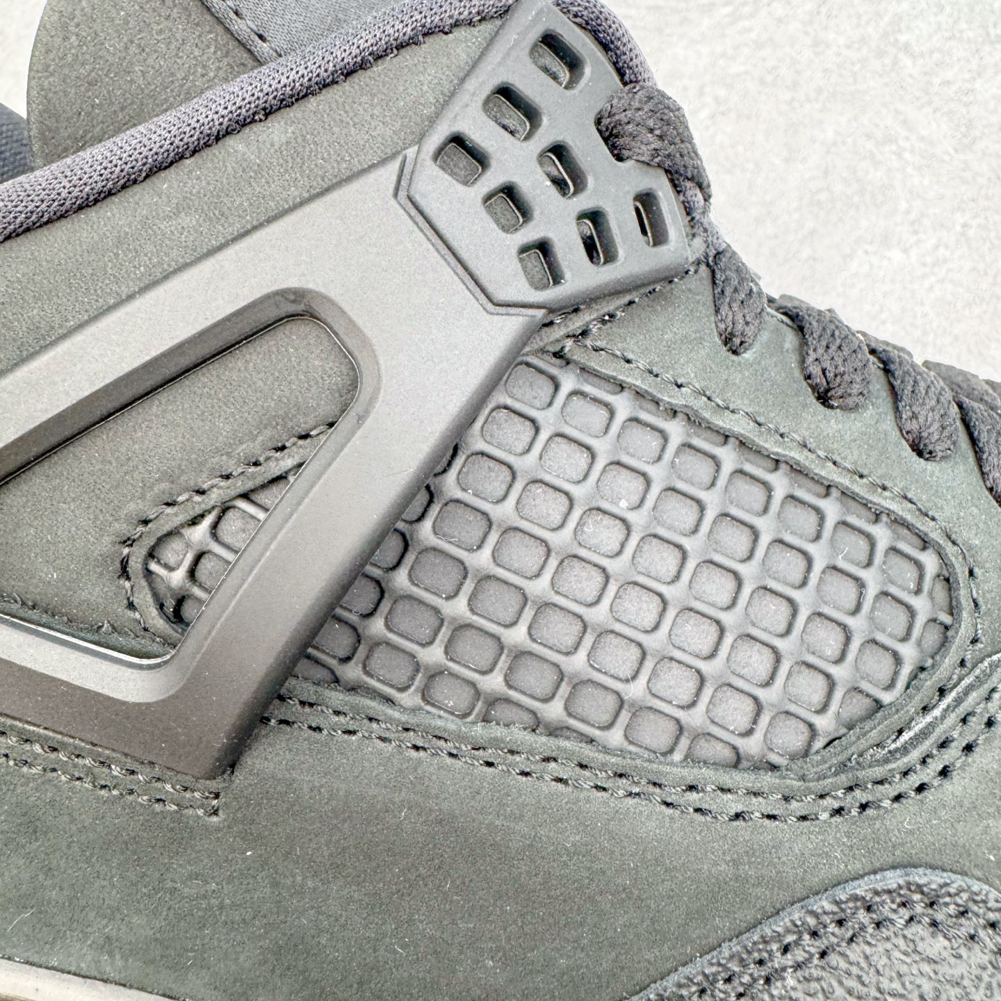 图片[16]-＃K版纯原 Nigel Sylvester x Air Jordan AJ4 Retro 联名黑魂 货号：HF4340-001 全新升级改良 原鞋原楦原纸板同源开发 完美呈现乔4的版型 内侧正确双色网格 还原细节 原厂皮料 正确气垫颜色 正确网格工艺 正确拉帮工艺 全鞋原装材料制作 原档案原模具打造 支持全方位与正品对比 尺码：40 40.5 41 42 42.5 43 44 44.5 45 46 47.5-选品中心