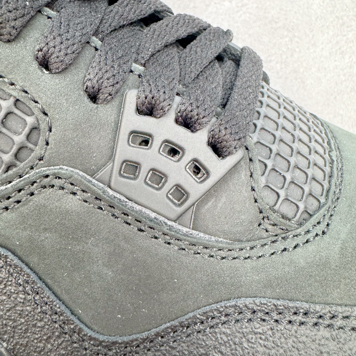 图片[17]-＃K版纯原 Nigel Sylvester x Air Jordan AJ4 Retro 联名黑魂 货号：HF4340-001 全新升级改良 原鞋原楦原纸板同源开发 完美呈现乔4的版型 内侧正确双色网格 还原细节 原厂皮料 正确气垫颜色 正确网格工艺 正确拉帮工艺 全鞋原装材料制作 原档案原模具打造 支持全方位与正品对比 尺码：40 40.5 41 42 42.5 43 44 44.5 45 46 47.5-选品中心