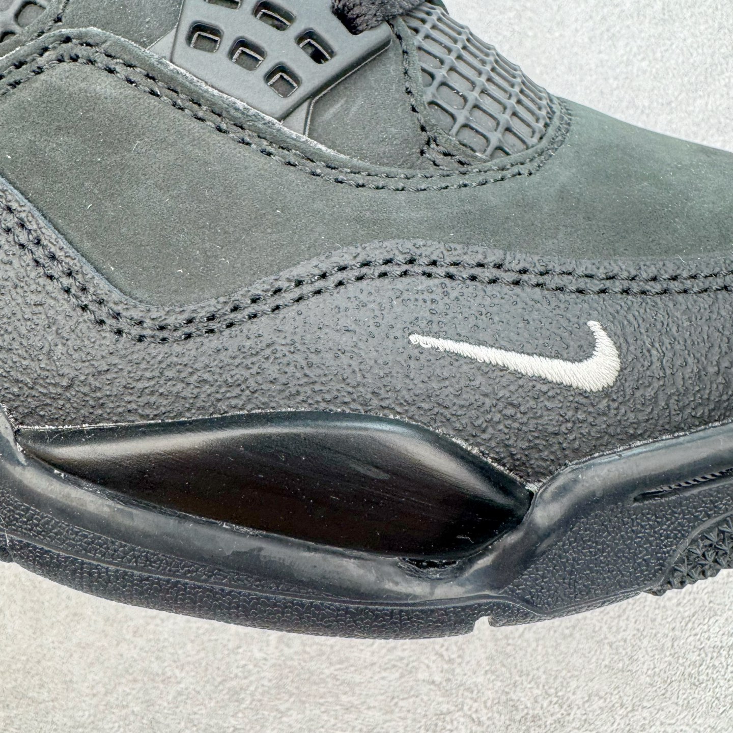 图片[18]-＃K版纯原 Nigel Sylvester x Air Jordan AJ4 Retro 联名黑魂 货号：HF4340-001 全新升级改良 原鞋原楦原纸板同源开发 完美呈现乔4的版型 内侧正确双色网格 还原细节 原厂皮料 正确气垫颜色 正确网格工艺 正确拉帮工艺 全鞋原装材料制作 原档案原模具打造 支持全方位与正品对比 尺码：40 40.5 41 42 42.5 43 44 44.5 45 46 47.5-选品中心