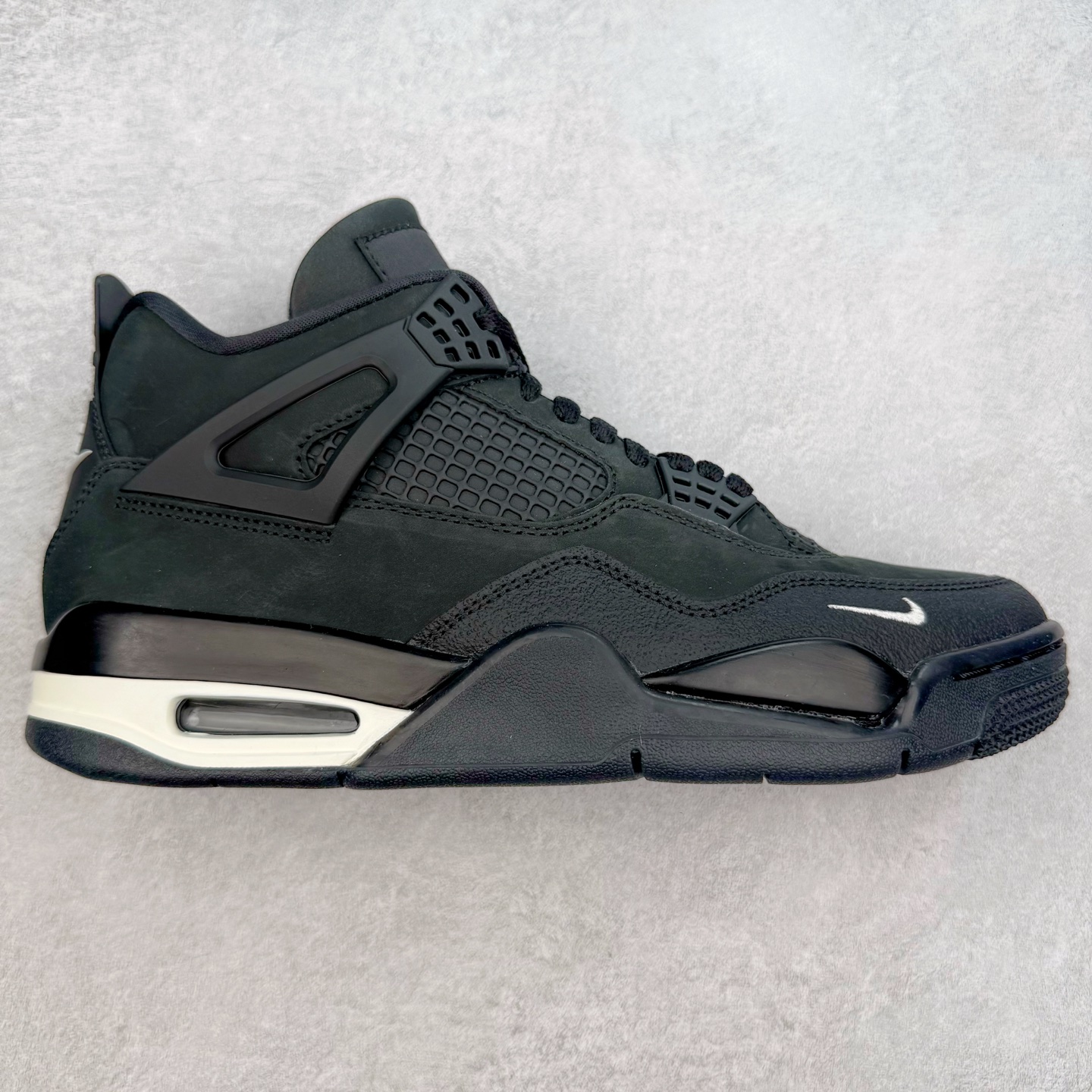 ＃K版纯原 Nigel Sylvester x Air Jordan AJ4 Retro 联名黑魂 货号：HF4340-001 全新升级改良 原鞋原楦原纸板同源开发 完美呈现乔4的版型 内侧正确双色网格 还原细节 原厂皮料 正确气垫颜色 正确网格工艺 正确拉帮工艺 全鞋原装材料制作 原档案原模具打造 支持全方位与正品对比 尺码：40 40.5 41 42 42.5 43 44 44.5 45 46 47.5-选品中心