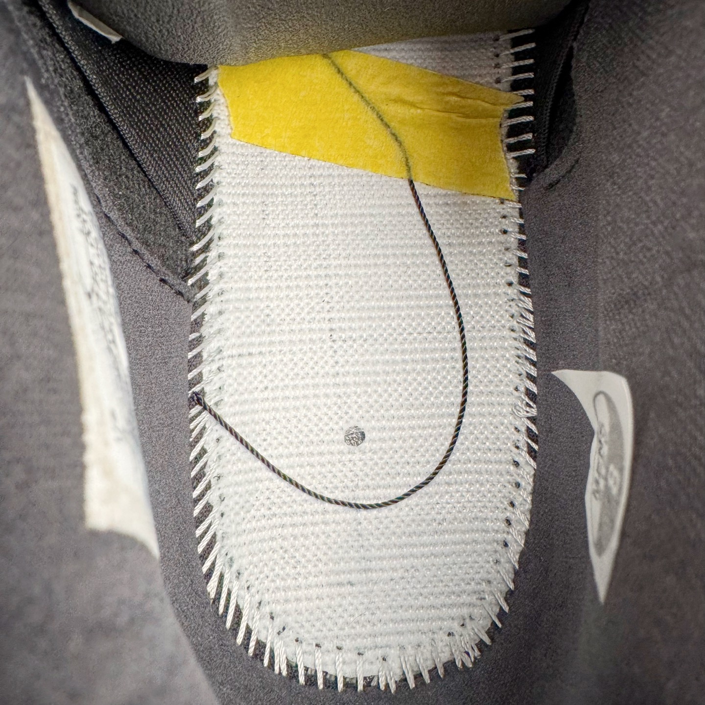 图片[10]-＃K版纯原 Nigel Sylvester x Air Jordan AJ4 Retro 联名黑魂 货号：HF4340-001 全新升级改良 原鞋原楦原纸板同源开发 完美呈现乔4的版型 内侧正确双色网格 还原细节 原厂皮料 正确气垫颜色 正确网格工艺 正确拉帮工艺 全鞋原装材料制作 原档案原模具打造 支持全方位与正品对比 尺码：40 40.5 41 42 42.5 43 44 44.5 45 46 47.5-选品中心