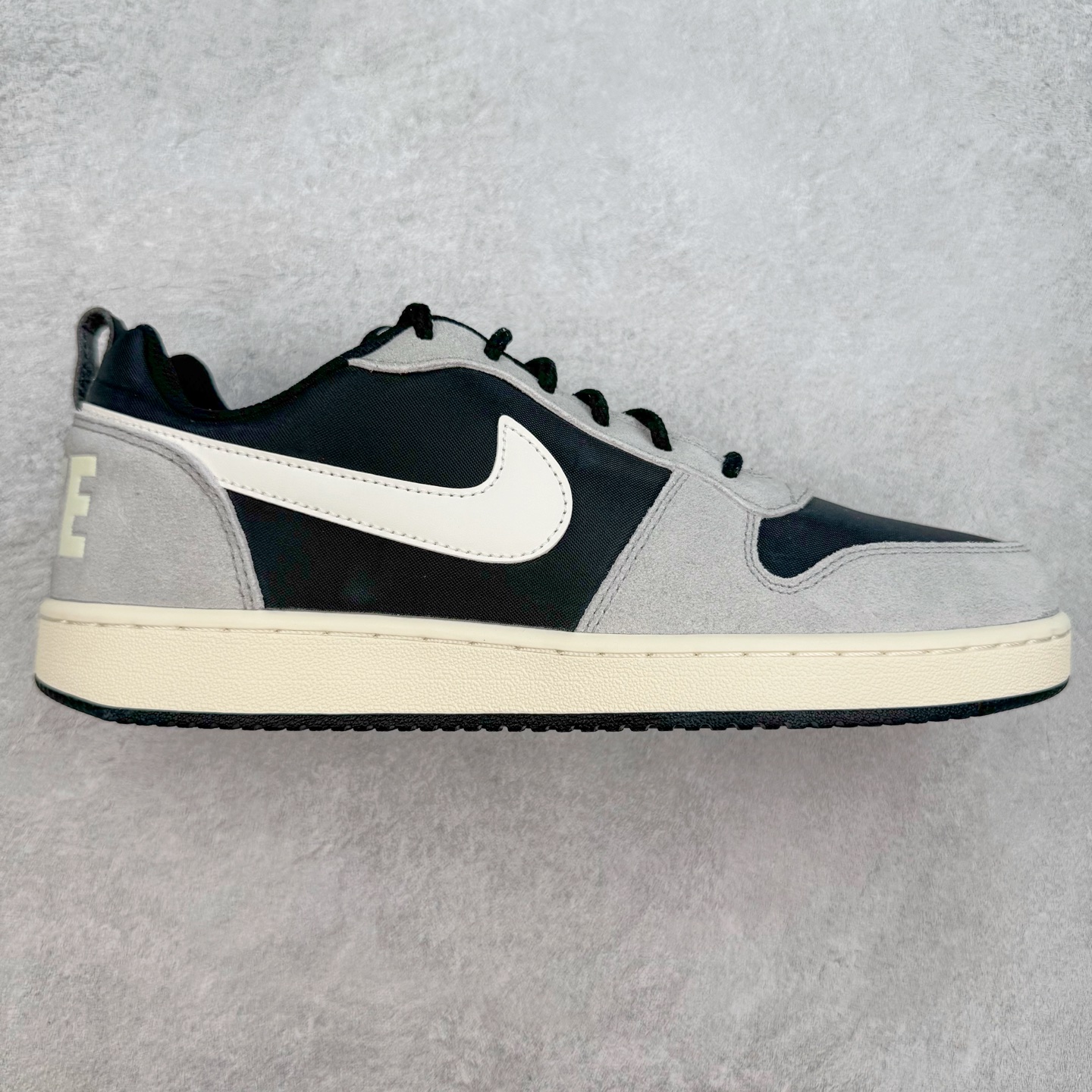 图片[7]-＃奥莱订单福利 NK Court Borough Low CB2 低帮百搭透气休闲运动板鞋 独家渠道 市面未流通批次 奥莱直播间499 599一样的东西 碾压市面现存所有版本 公司一样的东西 超值回馈 帮你省钱 支持各种鉴定 经典耐用的设计 兼顾舒适脚感和出众风范 演绎匠心之作 结构性的支撑贴合感结合复古篮球设计 塑就场外全明星风范 尺码：35.5 36 36.5 37.5 38 38.5 39 40 40.5 41 42 42.5 43 44 44.5-选品中心