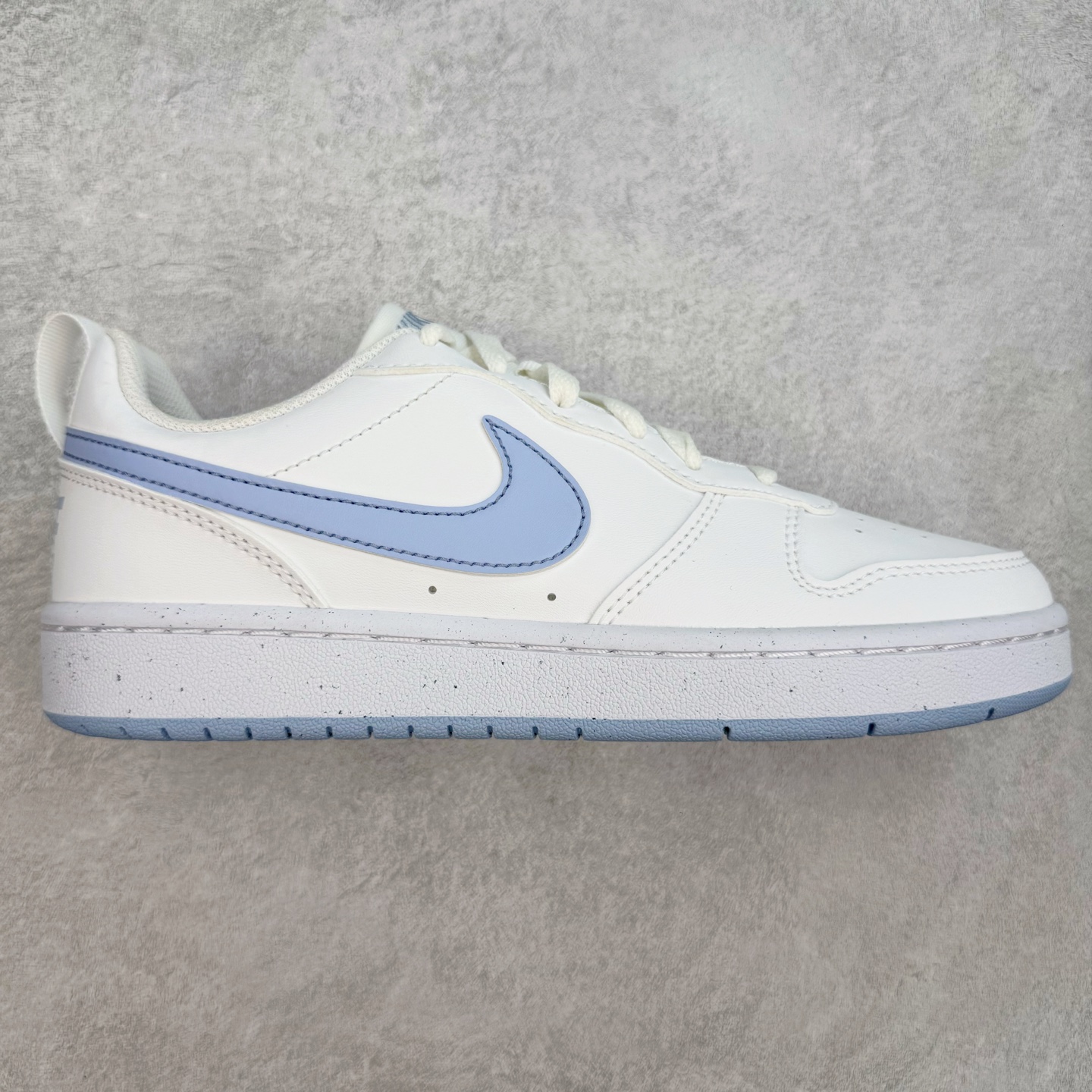 图片[5]-＃奥莱订单福利 NK Court Borough Low CB2 低帮百搭透气休闲运动板鞋 独家渠道 市面未流通批次 奥莱直播间499 599一样的东西 碾压市面现存所有版本 公司一样的东西 超值回馈 帮你省钱 支持各种鉴定 经典耐用的设计 兼顾舒适脚感和出众风范 演绎匠心之作 结构性的支撑贴合感结合复古篮球设计 塑就场外全明星风范 尺码：35.5 36 36.5 37.5 38 38.5 39 40 40.5 41 42 42.5 43 44 44.5-选品中心