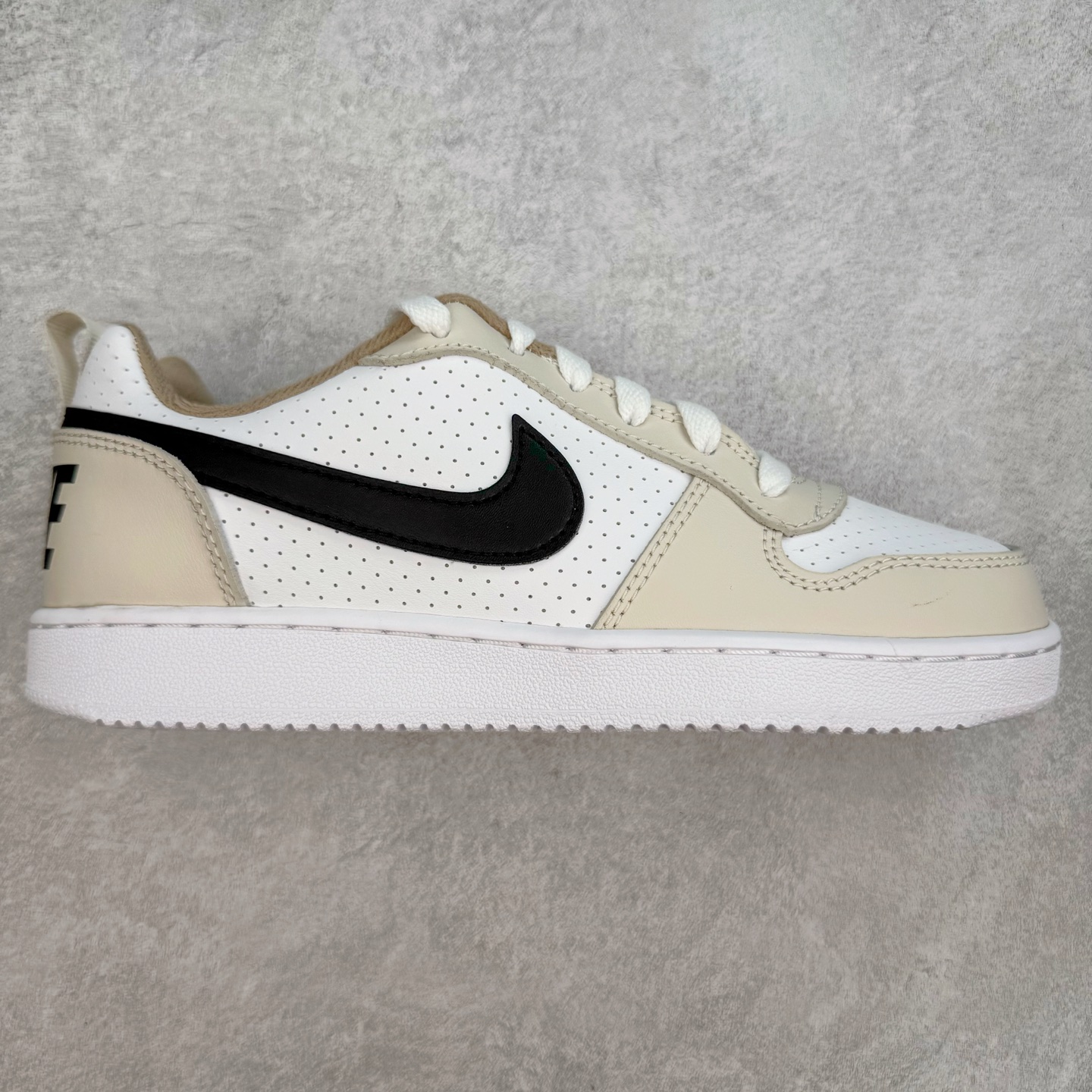 图片[4]-＃奥莱订单福利 NK Court Borough Low CB2 低帮百搭透气休闲运动板鞋 独家渠道 市面未流通批次 奥莱直播间499 599一样的东西 碾压市面现存所有版本 公司一样的东西 超值回馈 帮你省钱 支持各种鉴定 经典耐用的设计 兼顾舒适脚感和出众风范 演绎匠心之作 结构性的支撑贴合感结合复古篮球设计 塑就场外全明星风范 尺码：35.5 36 36.5 37.5 38 38.5 39 40 40.5 41 42 42.5 43 44 44.5-选品中心