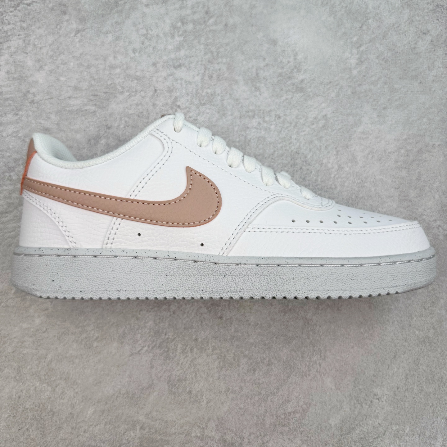 图片[3]-＃奥莱订单福利 NK Court Borough Low CB2 低帮百搭透气休闲运动板鞋 独家渠道 市面未流通批次 奥莱直播间499 599一样的东西 碾压市面现存所有版本 公司一样的东西 超值回馈 帮你省钱 支持各种鉴定 经典耐用的设计 兼顾舒适脚感和出众风范 演绎匠心之作 结构性的支撑贴合感结合复古篮球设计 塑就场外全明星风范 尺码：35.5 36 36.5 37.5 38 38.5 39 40 40.5 41 42 42.5 43 44 44.5-选品中心