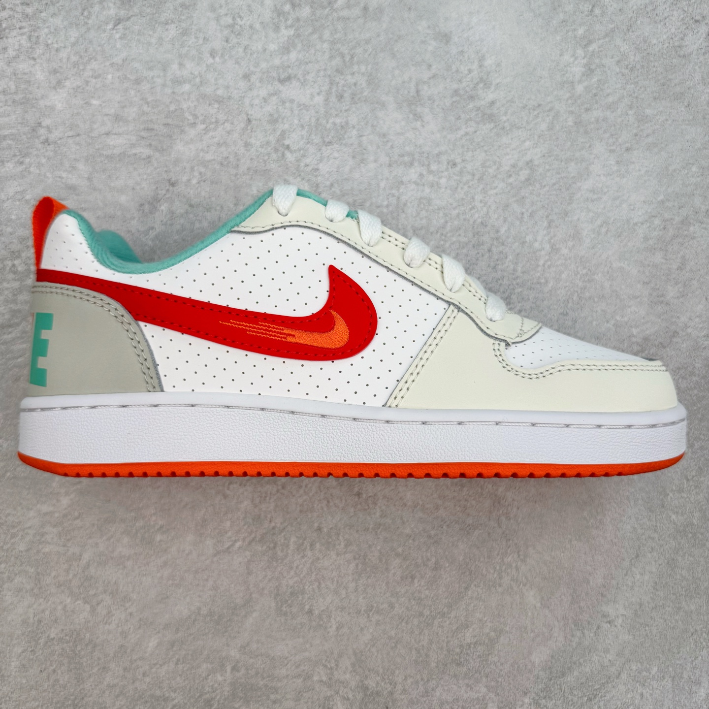 图片[6]-＃奥莱订单福利 NK Court Borough Low CB2 低帮百搭透气休闲运动板鞋 独家渠道 市面未流通批次 奥莱直播间499 599一样的东西 碾压市面现存所有版本 公司一样的东西 超值回馈 帮你省钱 支持各种鉴定 经典耐用的设计 兼顾舒适脚感和出众风范 演绎匠心之作 结构性的支撑贴合感结合复古篮球设计 塑就场外全明星风范 尺码：35.5 36 36.5 37.5 38 38.5 39 40 40.5 41 42 42.5 43 44 44.5-选品中心