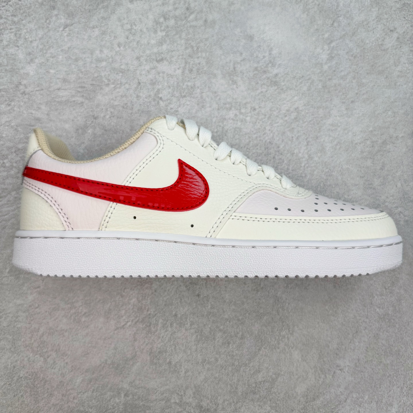 图片[4]-＃奥莱订单福利 NK Court Borough Low CB2 低帮百搭透气休闲运动板鞋 独家渠道 市面未流通批次 奥莱直播间499 599一样的东西 碾压市面现存所有版本 公司一样的东西 超值回馈 帮你省钱 支持各种鉴定 经典耐用的设计 兼顾舒适脚感和出众风范 演绎匠心之作 结构性的支撑贴合感结合复古篮球设计 塑就场外全明星风范 尺码：35.5 36 36.5 37.5 38 38.5 39 40 40.5 41 42 42.5 43 44 44.5-选品中心