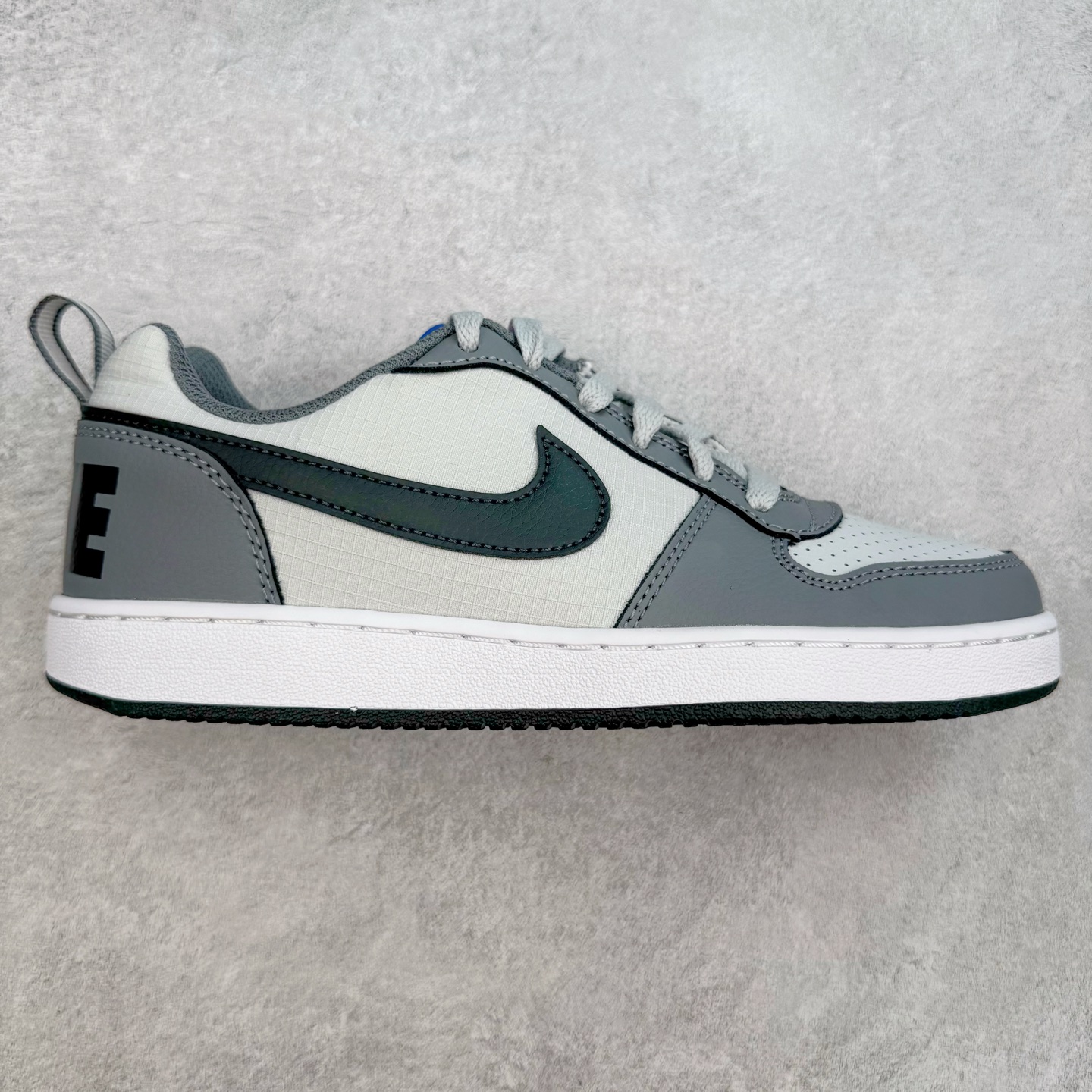 图片[5]-＃奥莱订单福利 NK Court Borough Low CB2 低帮百搭透气休闲运动板鞋 独家渠道 市面未流通批次 奥莱直播间499 599一样的东西 碾压市面现存所有版本 公司一样的东西 超值回馈 帮你省钱 支持各种鉴定 经典耐用的设计 兼顾舒适脚感和出众风范 演绎匠心之作 结构性的支撑贴合感结合复古篮球设计 塑就场外全明星风范 尺码：35.5 36 36.5 37.5 38 38.5 39 40 40.5 41 42 42.5 43 44 44.5-选品中心