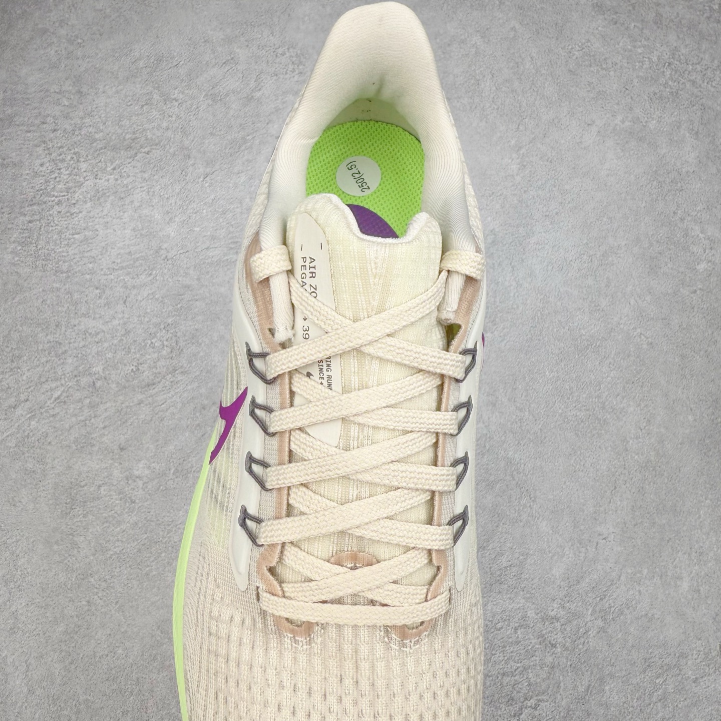 图片[5]-＃TG纯原 NK Zoom Pegasus 飞马39代马拉松系列网面透气缓震疾速跑鞋 独家渠道 市面未流通批次 奥莱直播间499 599一样的东西 碾压市面现存所有版本 公司一样的东西 超值回馈 帮你省钱 拥有 Zoom Air 一如既往的稳定感和流畅感 鞋面采用工程网眼设计 为特定高热区域营造出色透气性 进一步增加鞋面的穿孔数量 让足部能够快速散热 中足搭配 Flywire 飞线 在高速运动时营造舒适稳定的贴合感 内置Zoon气垫加持 动力十足 尺码：36 36.5 37.5 38 38.5 39 40 40.5 41 42 42.5 43 44 44.5 45-选品中心