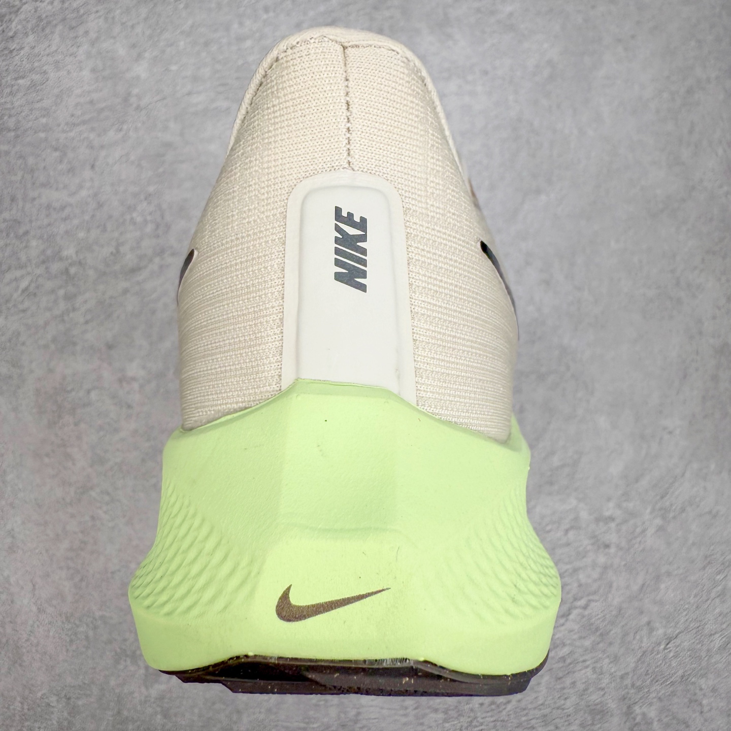 图片[8]-＃TG纯原 NK Zoom Pegasus 飞马39代马拉松系列网面透气缓震疾速跑鞋 独家渠道 市面未流通批次 奥莱直播间499 599一样的东西 碾压市面现存所有版本 公司一样的东西 超值回馈 帮你省钱 拥有 Zoom Air 一如既往的稳定感和流畅感 鞋面采用工程网眼设计 为特定高热区域营造出色透气性 进一步增加鞋面的穿孔数量 让足部能够快速散热 中足搭配 Flywire 飞线 在高速运动时营造舒适稳定的贴合感 内置Zoon气垫加持 动力十足 尺码：36 36.5 37.5 38 38.5 39 40 40.5 41 42 42.5 43 44 44.5 45-选品中心