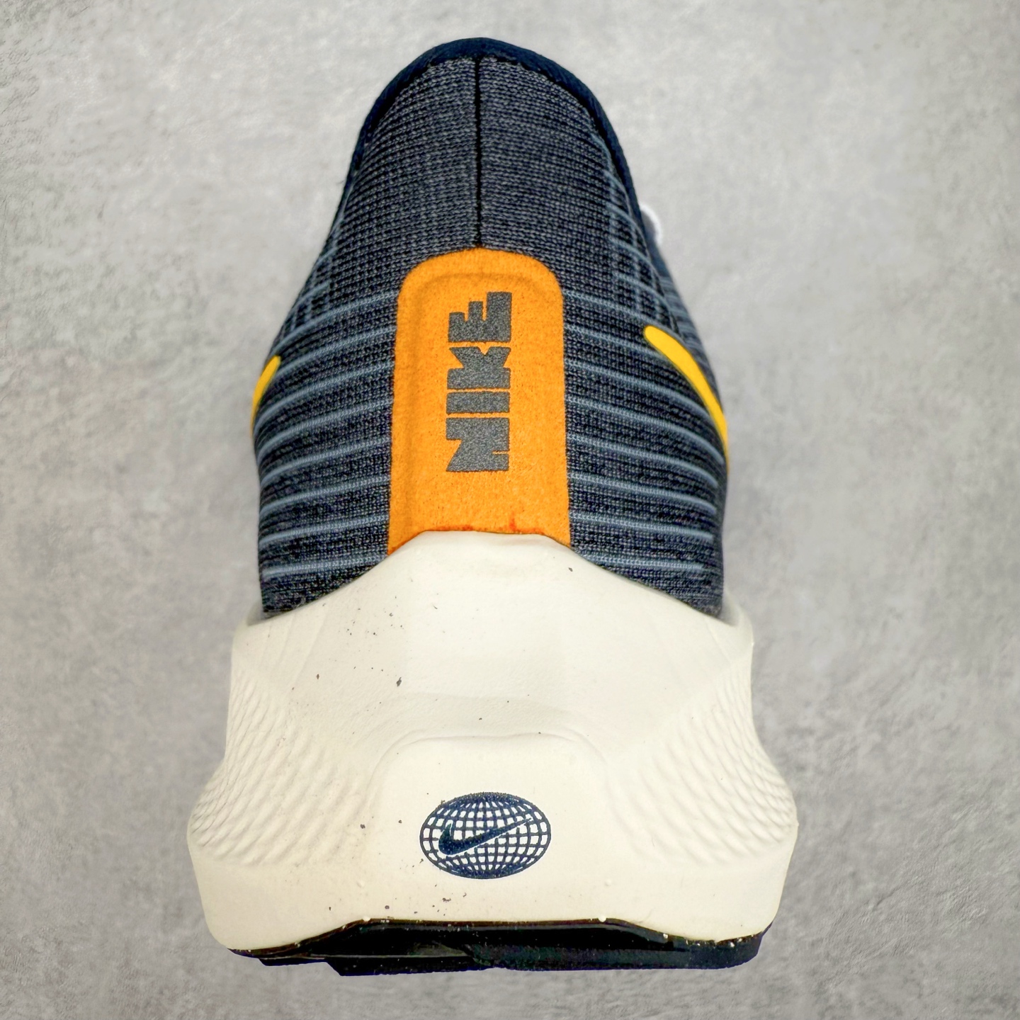 图片[8]-＃TG纯原 NK Zoom Pegasus 飞马39代马拉松系列网面透气缓震疾速跑鞋 独家渠道 市面未流通批次 奥莱直播间499 599一样的东西 碾压市面现存所有版本 公司一样的东西 超值回馈 帮你省钱 拥有 Zoom Air 一如既往的稳定感和流畅感 鞋面采用工程网眼设计 为特定高热区域营造出色透气性 进一步增加鞋面的穿孔数量 让足部能够快速散热 中足搭配 Flywire 飞线 在高速运动时营造舒适稳定的贴合感 内置Zoon气垫加持 动力十足 尺码：36 36.5 37.5 38 38.5 39 40 40.5 41 42 42.5 43 44 44.5 45-选品中心